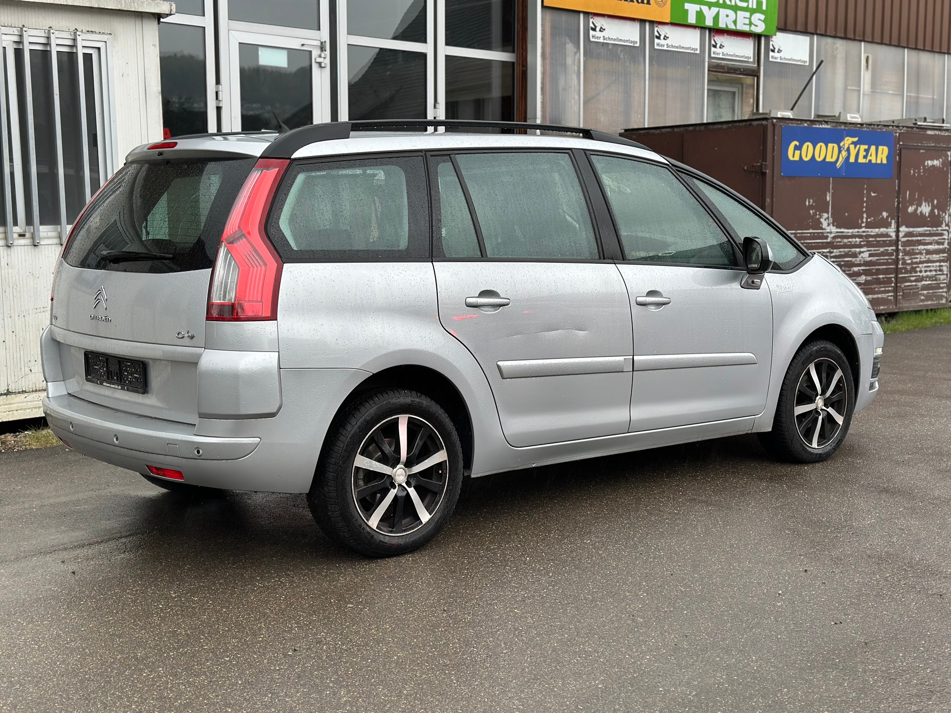 CITROEN Grand C4 Picasso 1.6 HDI 16V Séduction EGS6-image-3
