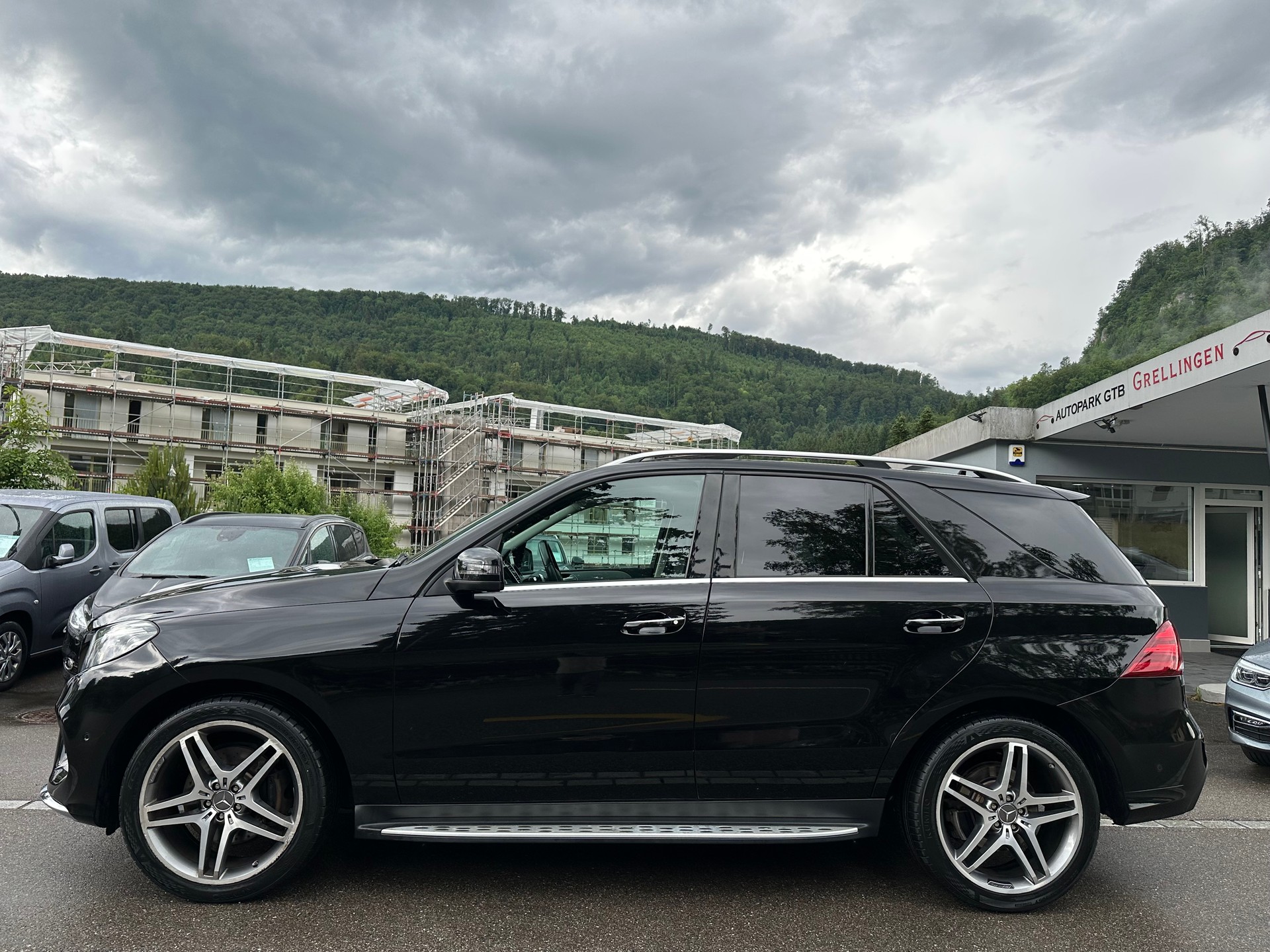 MERCEDES-BENZ GLE 350 d AMG Executive 4Matic 9G-Tronic-showroom-element-3