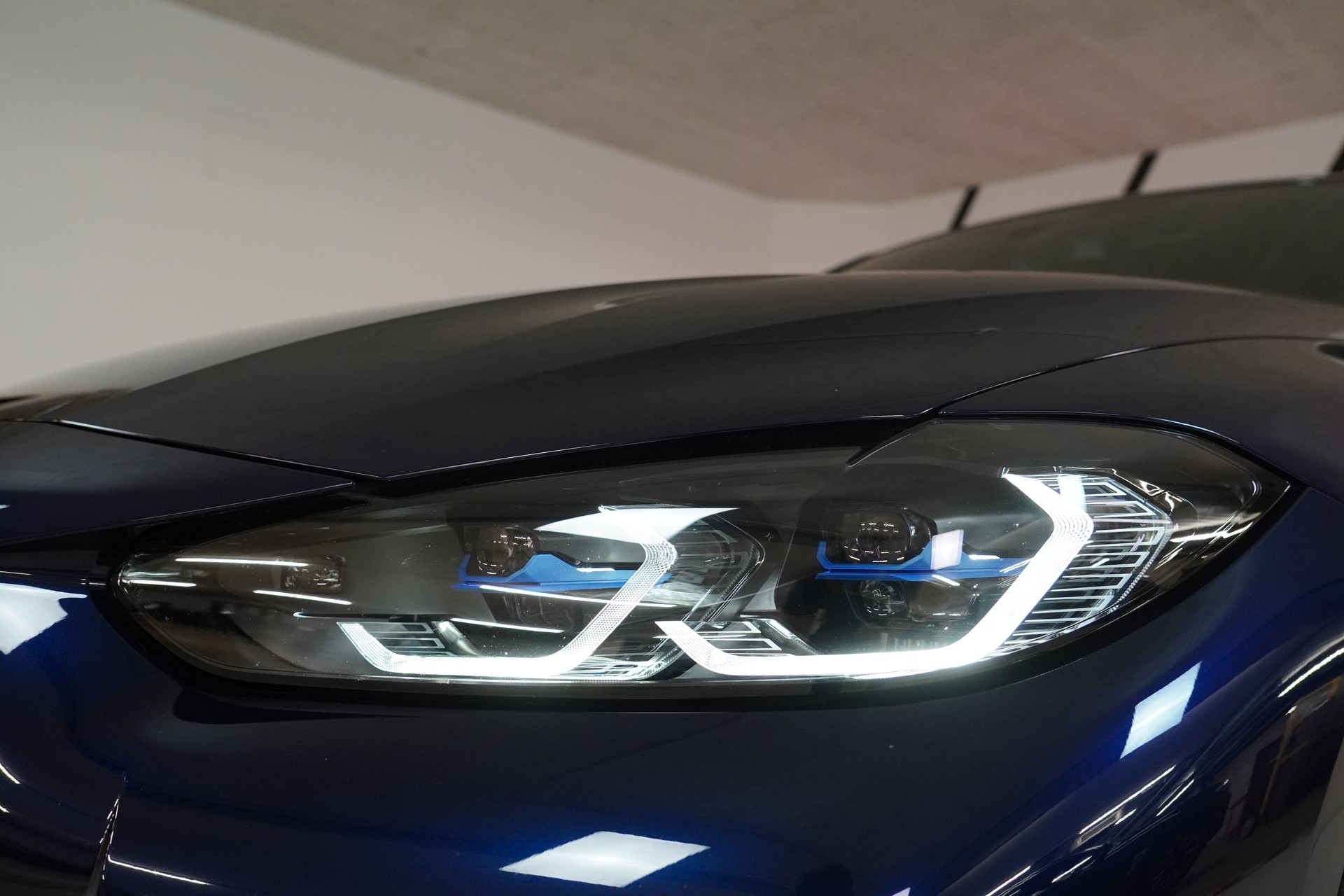 BMW-ALPINA B4 Gran Coupé 3.0 xDrive S-Tronic-image-8