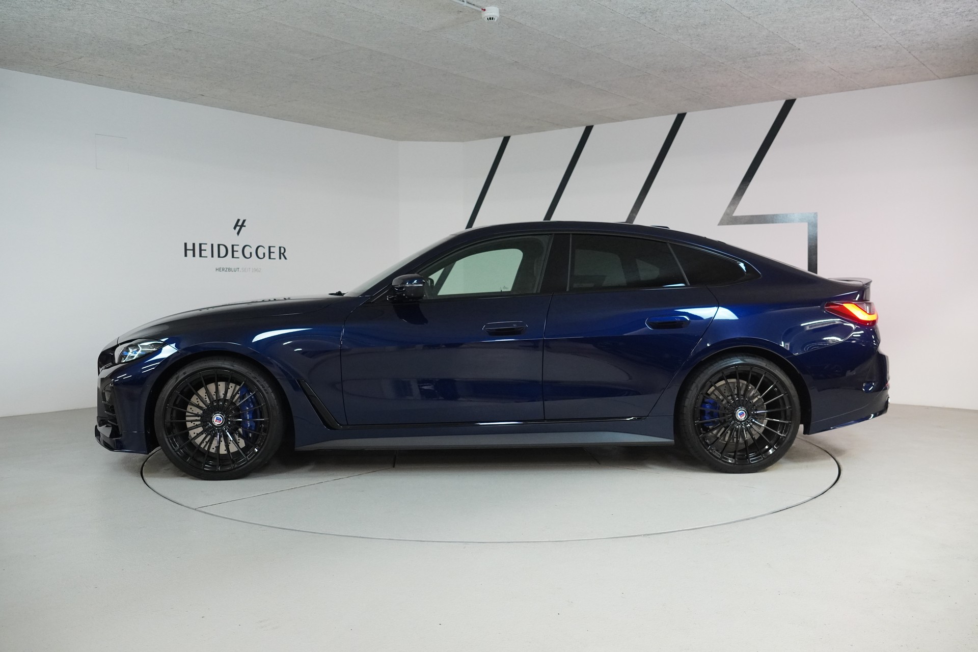 BMW-ALPINA B4 Gran Coupé 3.0 xDrive S-Tronic-image-3