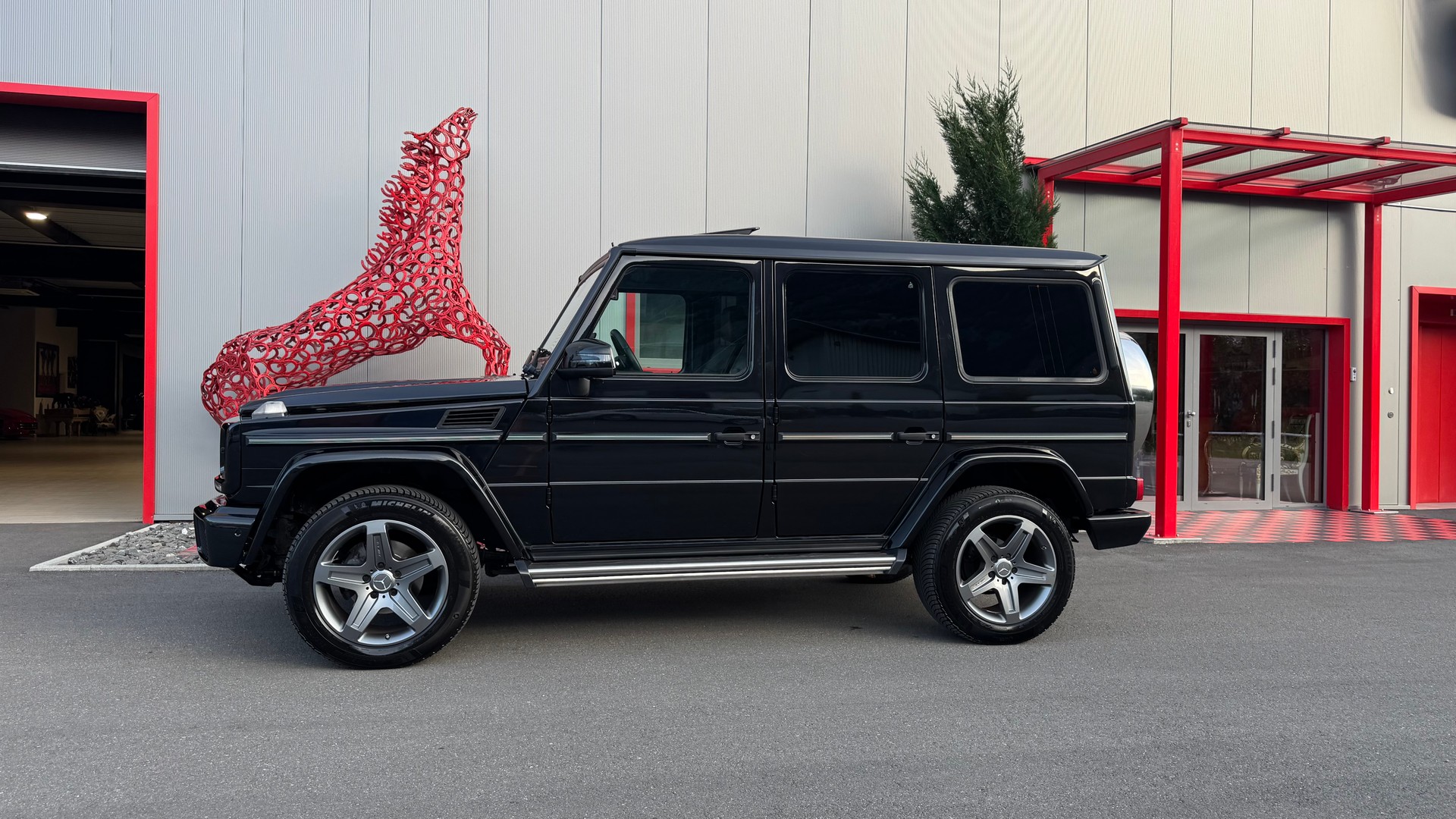 MERCEDES-BENZ G 350 d 7G-Tronic-showroom-element-2