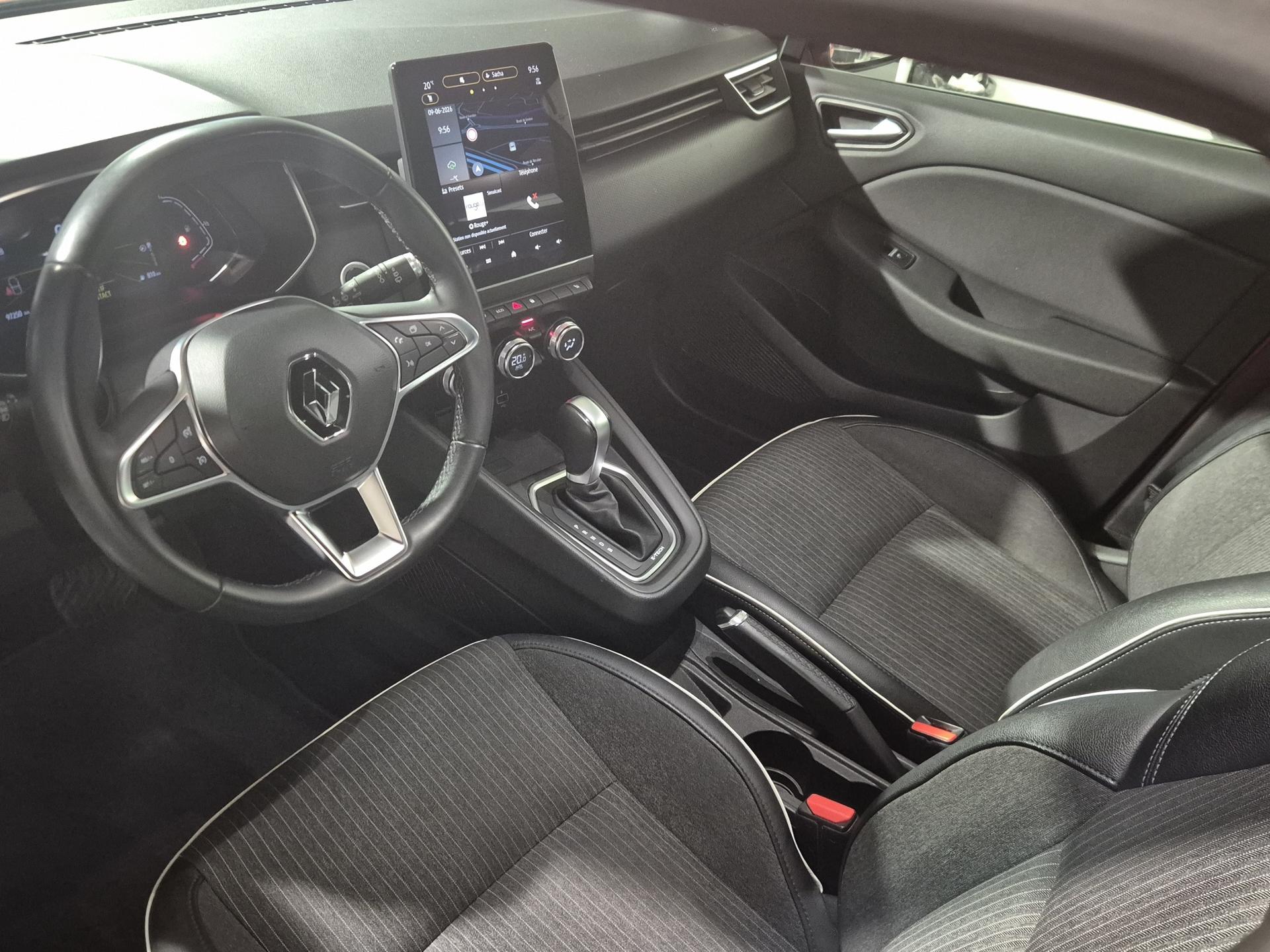 RENAULT Clio 1.6 E-Tech Intens-image-18