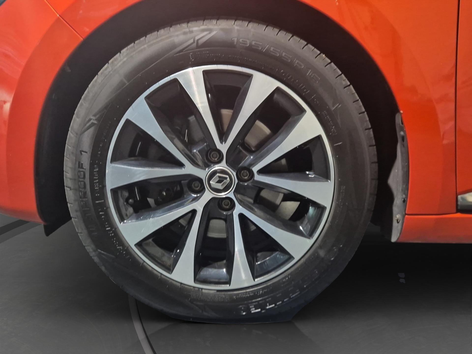RENAULT Clio 1.6 E-Tech Intens-image-17