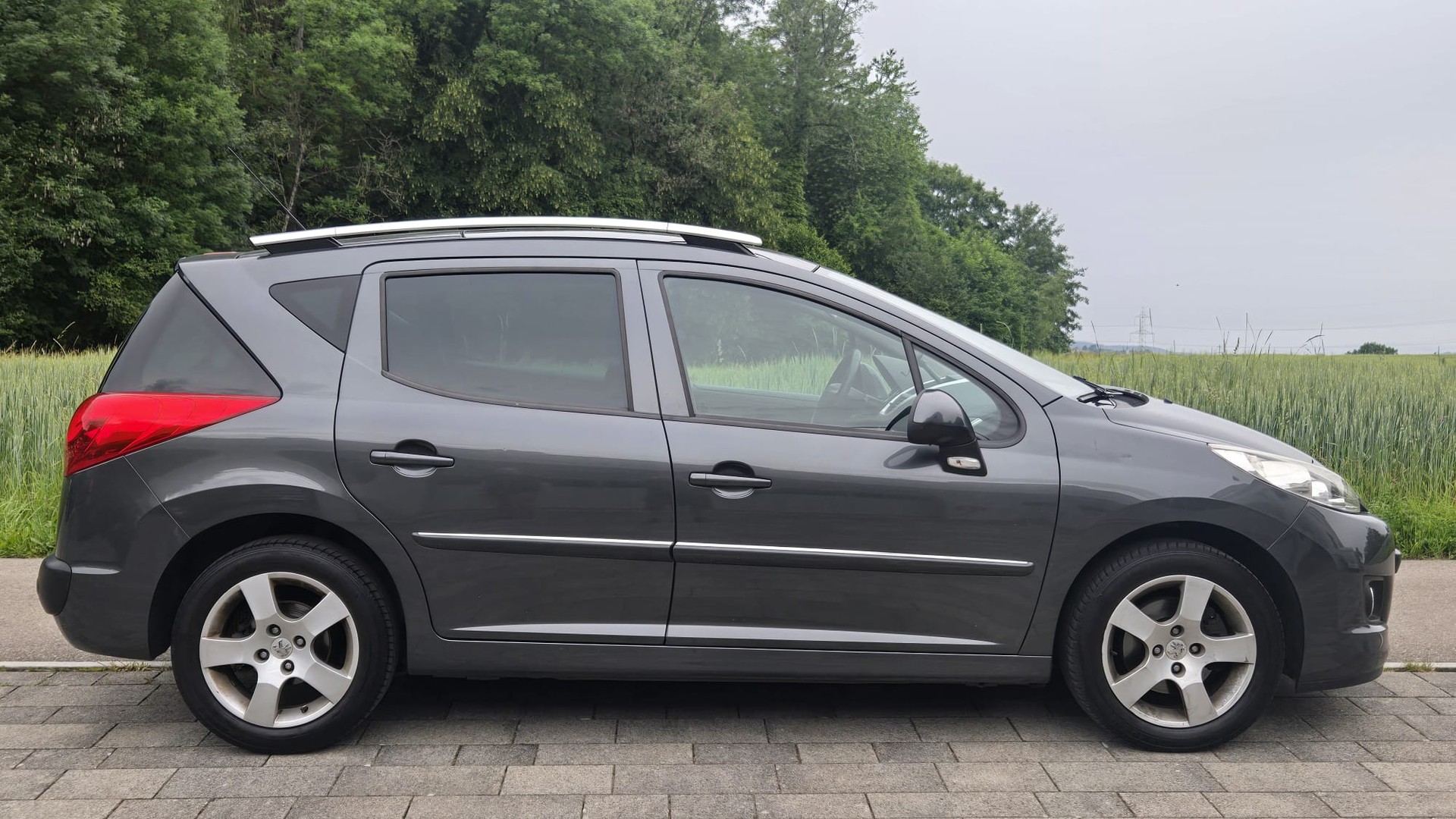 PEUGEOT 207 SW 1.6 16V Trendy Clim-image-4