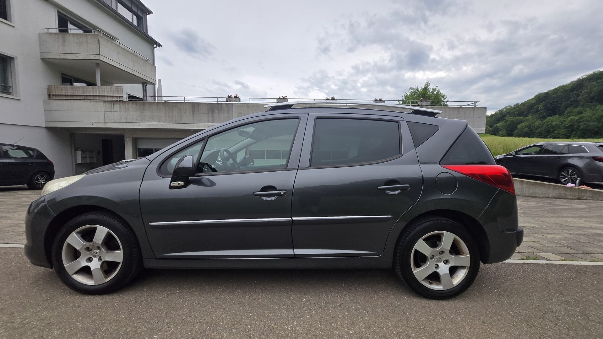 PEUGEOT 207 SW 1.6 16V Trendy Clim-image-8