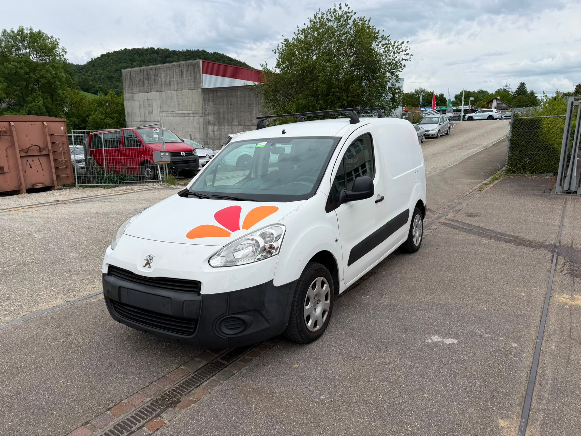 PEUGEOT Partner 1.6 VTi Urban-image-0