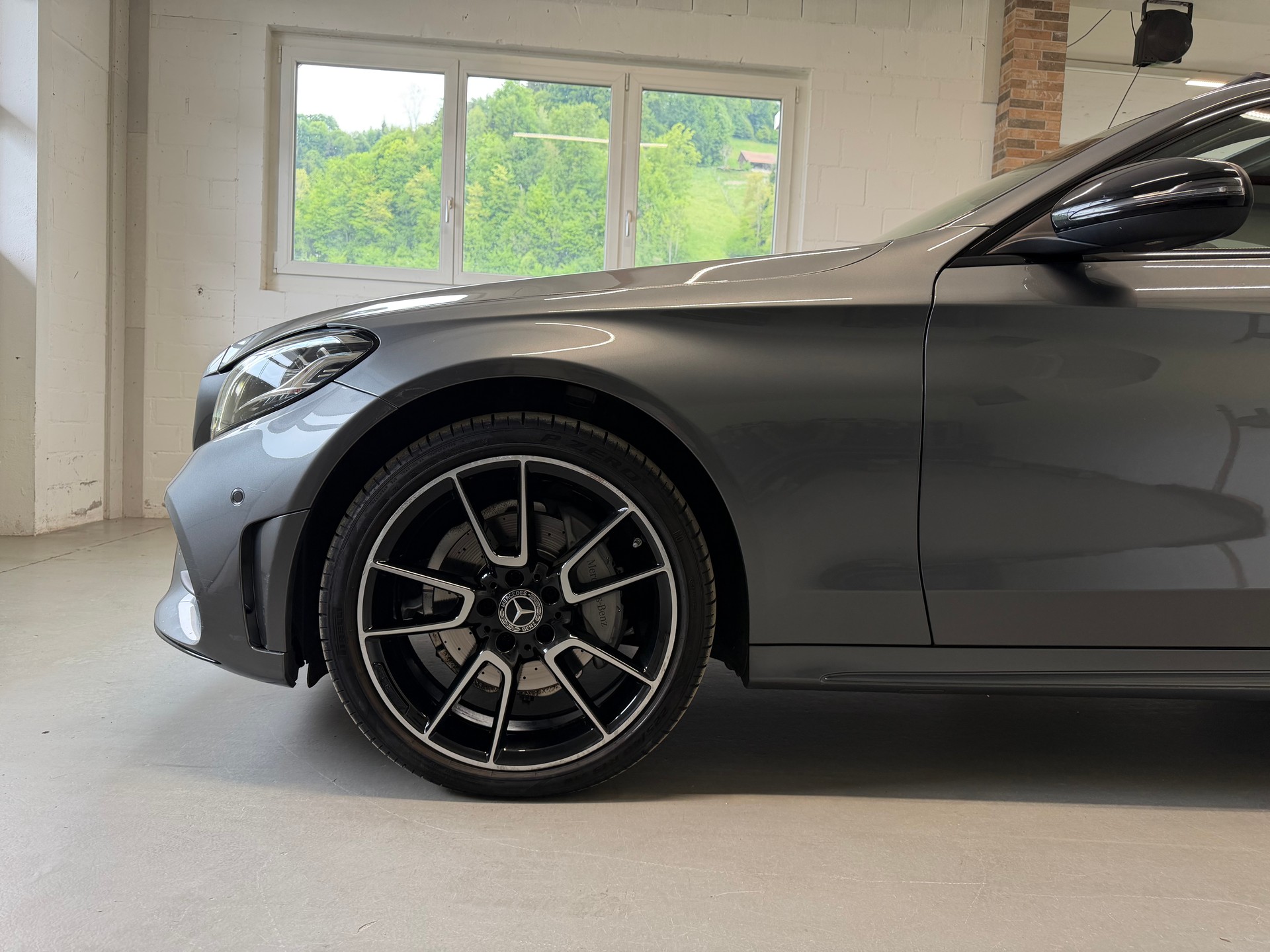MERCEDES-BENZ C 200 Swiss Star AMG Line 4Matic 9G-Tronic-image-5