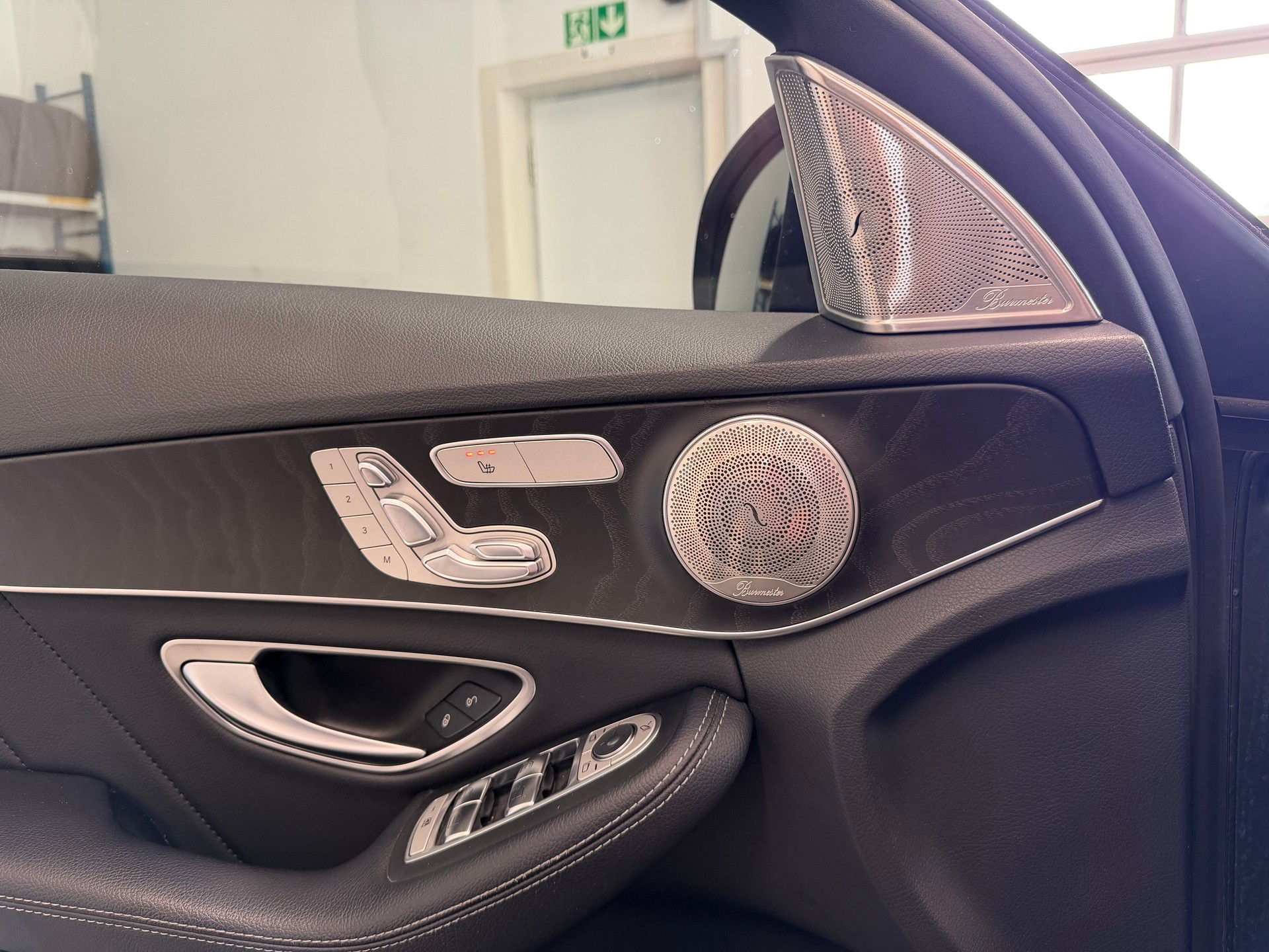 MERCEDES-BENZ C 200 Swiss Star AMG Line 4Matic 9G-Tronic-image-12