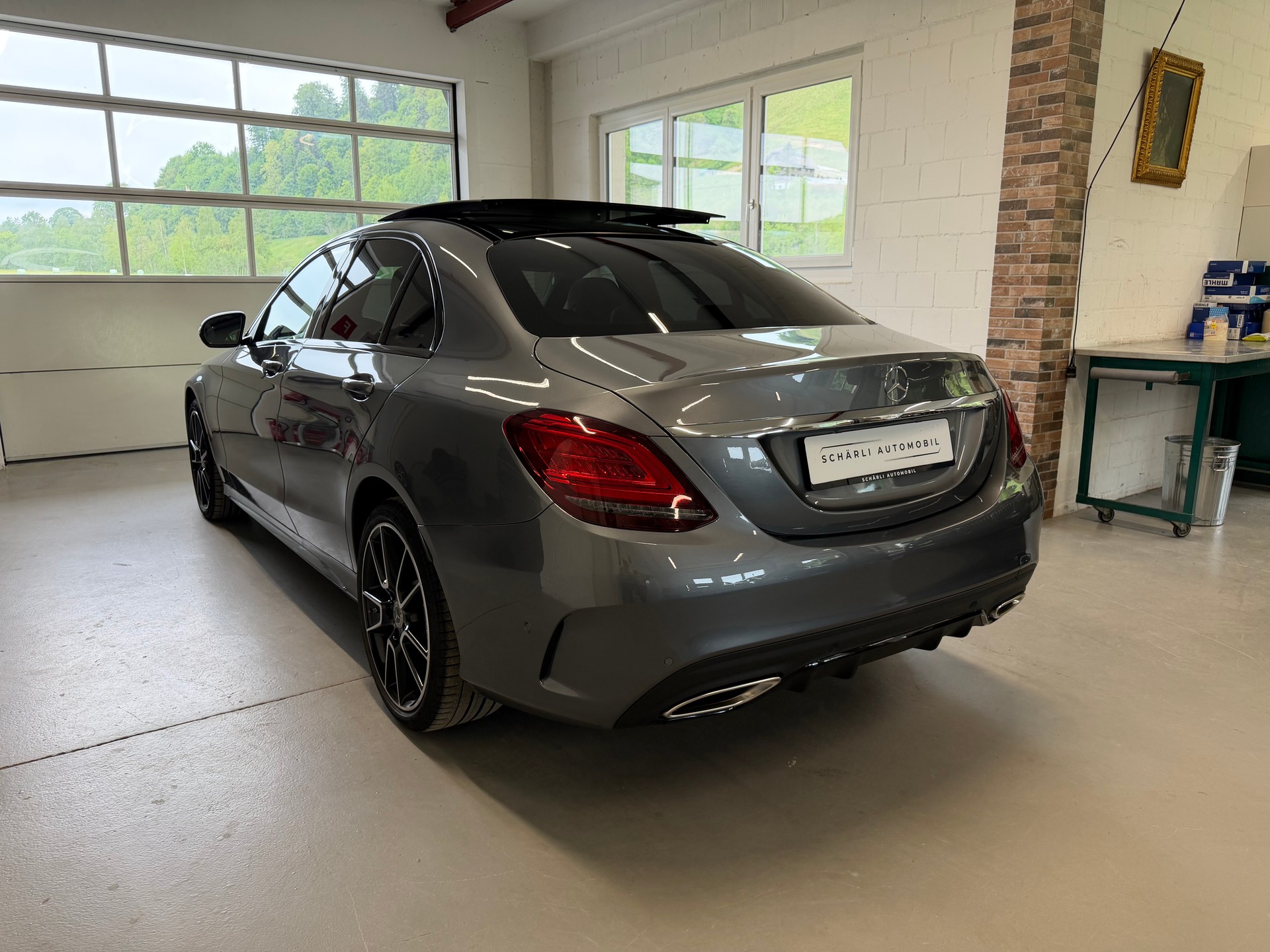 MERCEDES-BENZ C 200 Swiss Star AMG Line 4Matic 9G-Tronic-image-6
