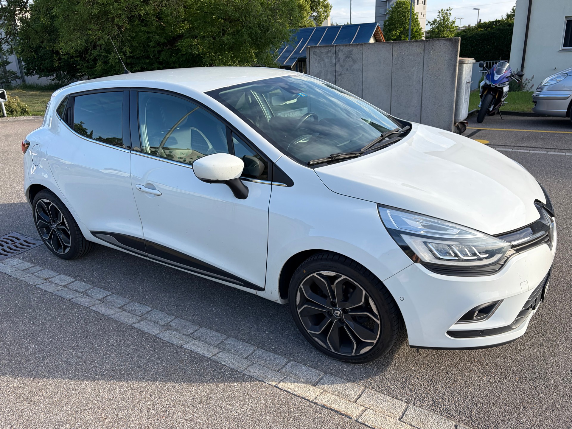 RENAULT 1.2 TCe 120 Swiss Edition S/S-image-2