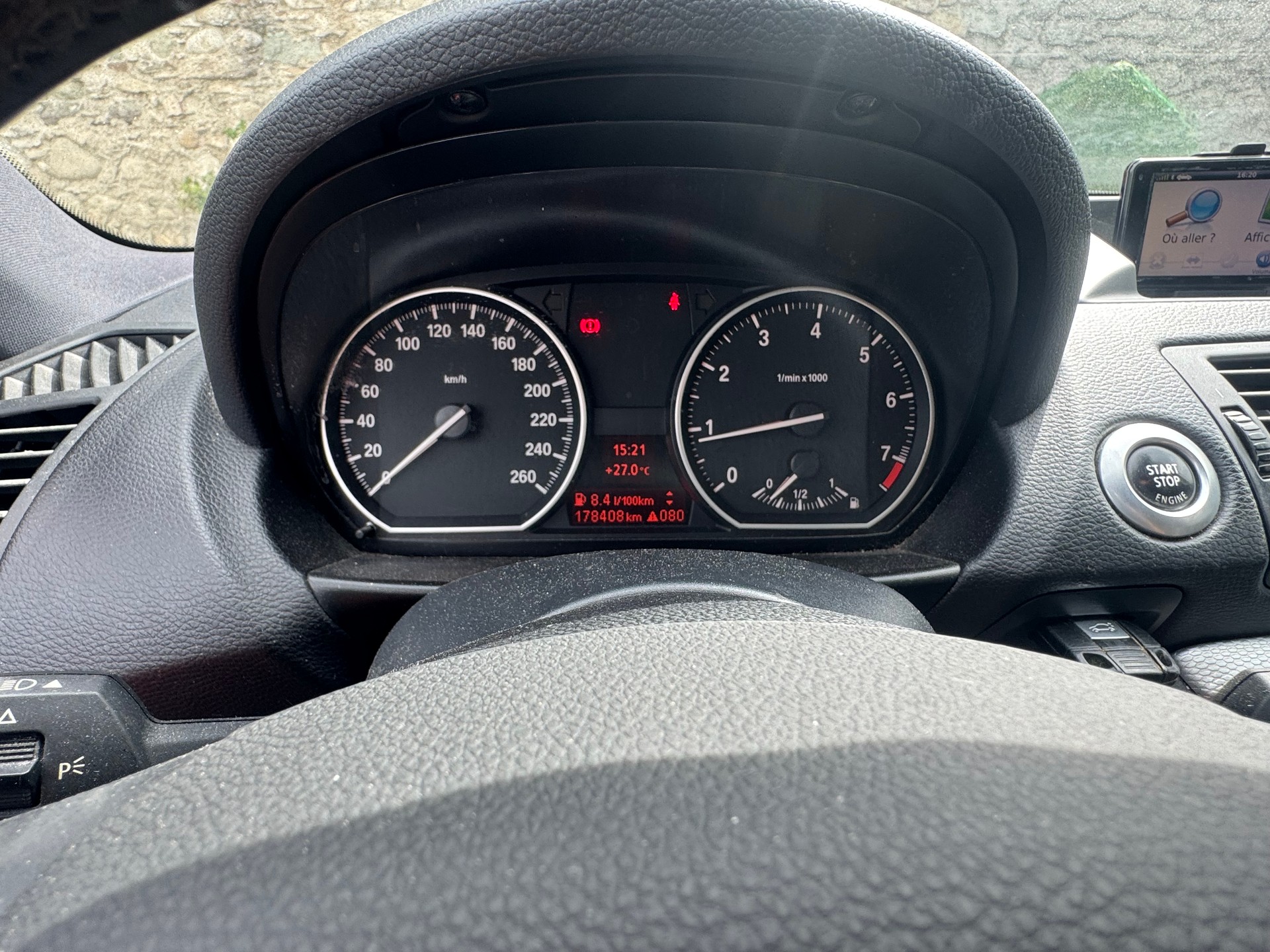 BMW 120i Dynamic Edition-image-10