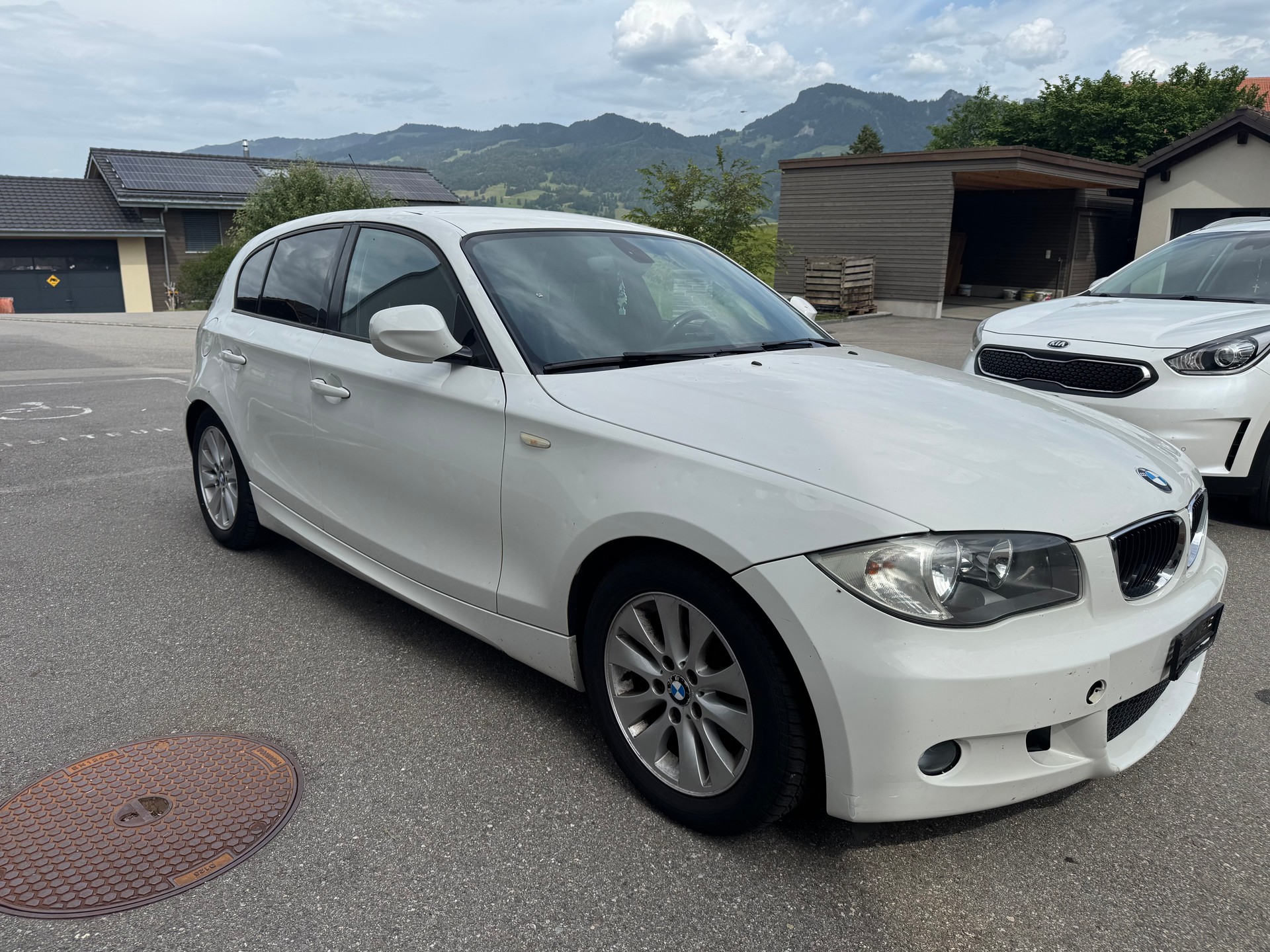 BMW 120i Dynamic Edition-image-1