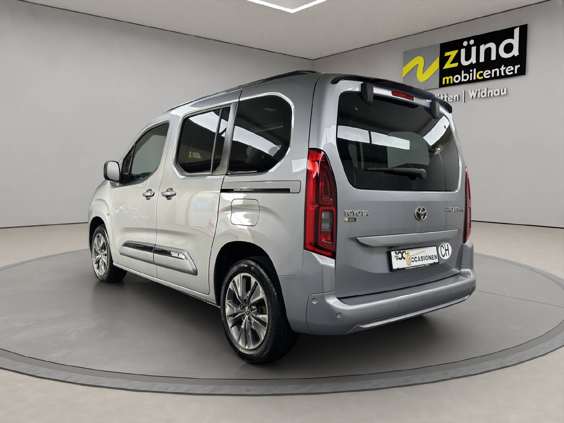TOYOTA Proace City Verso L1 1.5 HDi 130 Style-image-2