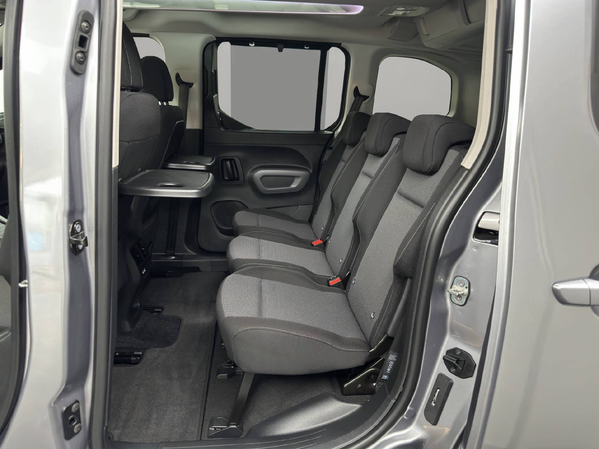 TOYOTA Proace City Verso L1 1.5 HDi 130 Style-image-9
