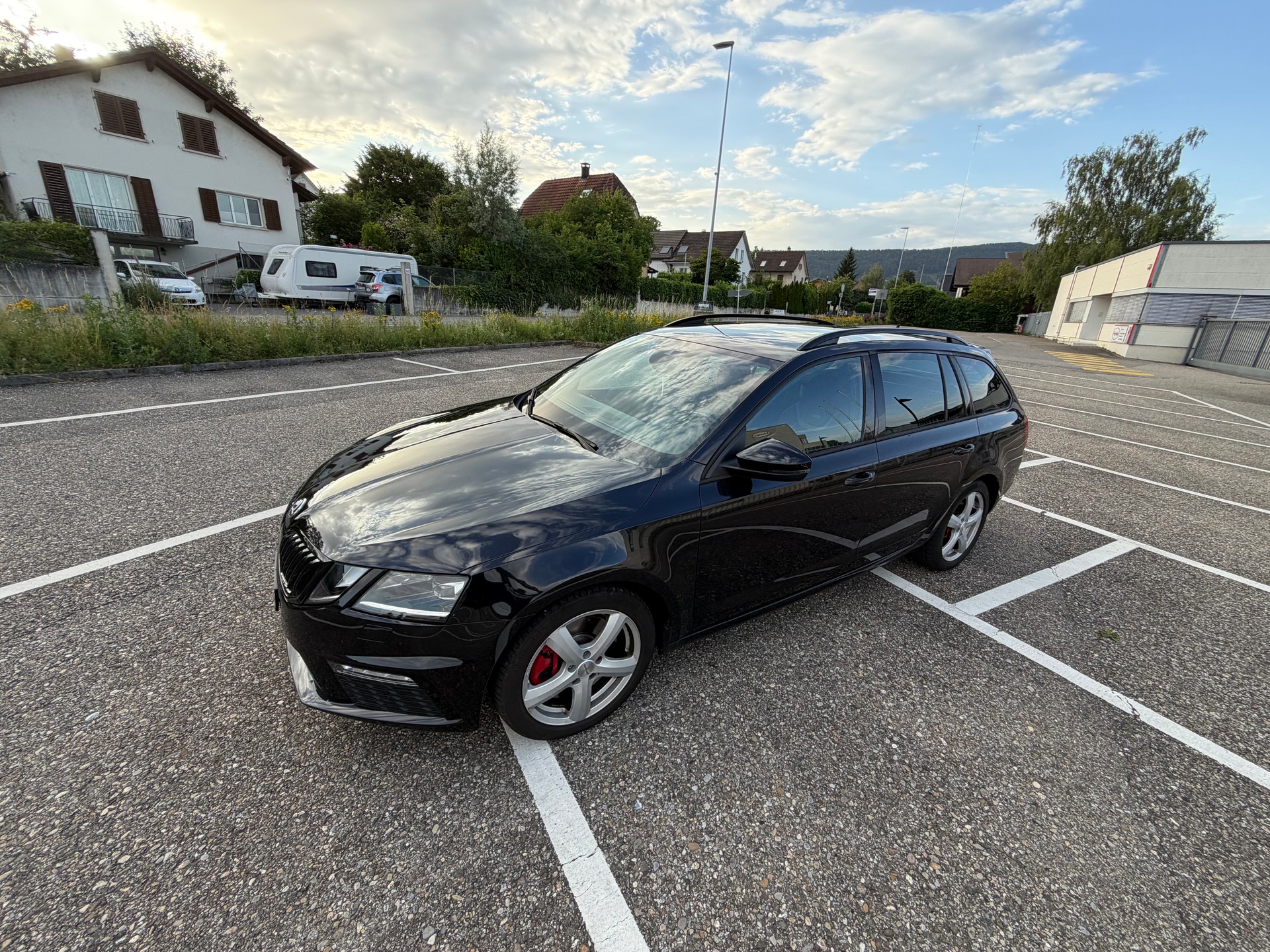 SKODA 2.0 TSI 245 RS-image-1