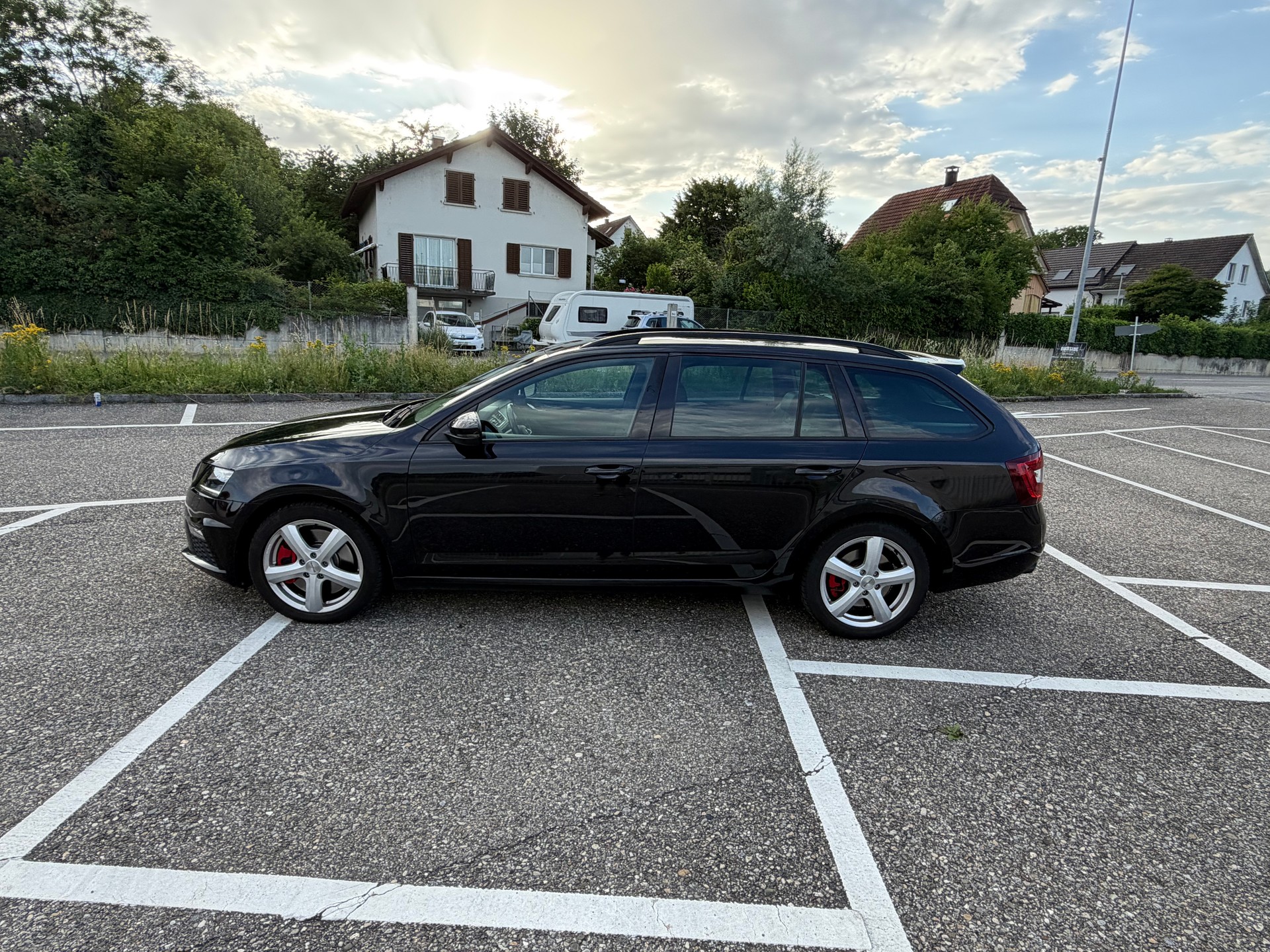SKODA 2.0 TSI 245 RS-image-5