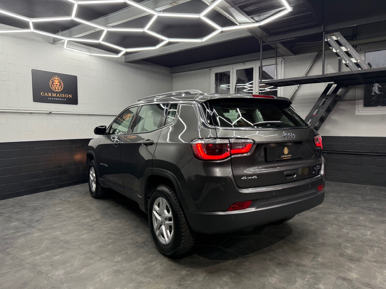 JEEP Compass 2.0CRD Longtitude AWD 9ATX-image-6