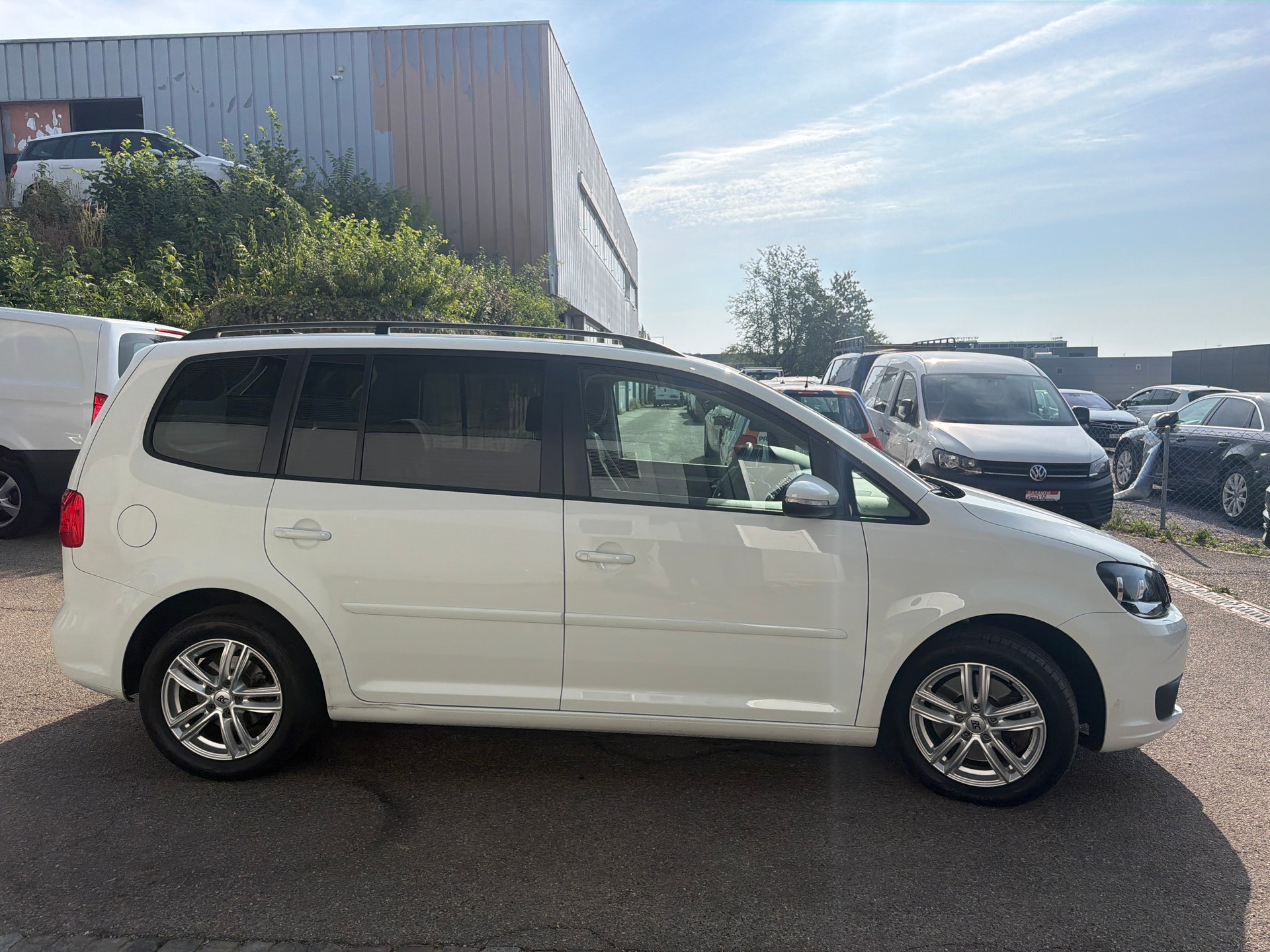 VW Touran 2.0 TDI BMT Comfortline DSG * Navigation * Klima-auto * PDC H * Tempomat * Frisch Ab MFK-image-4