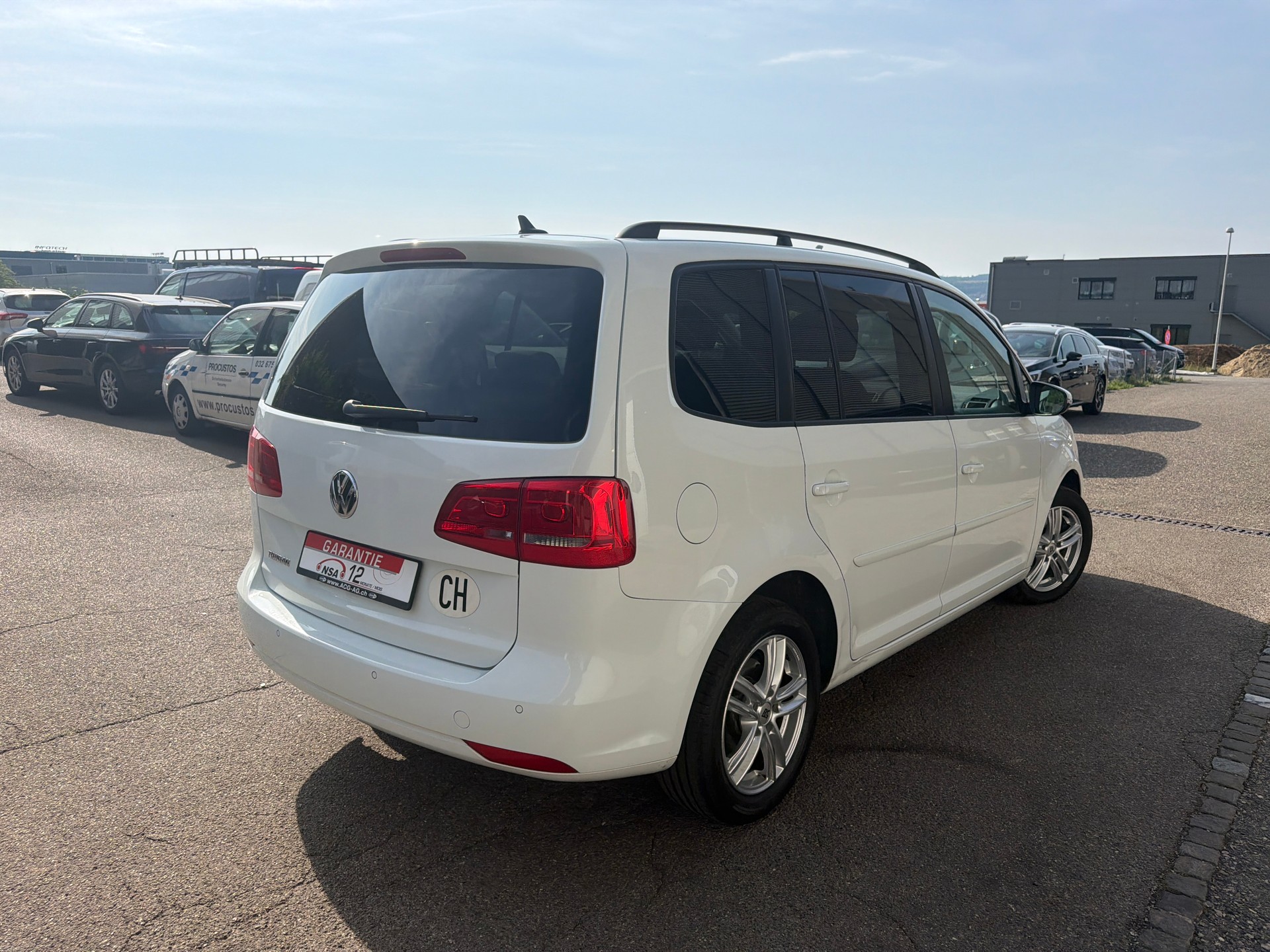 VW Touran 2.0 TDI BMT Comfortline DSG * Navigation * Klima-auto * PDC H * Tempomat * Frisch Ab MFK-image-5