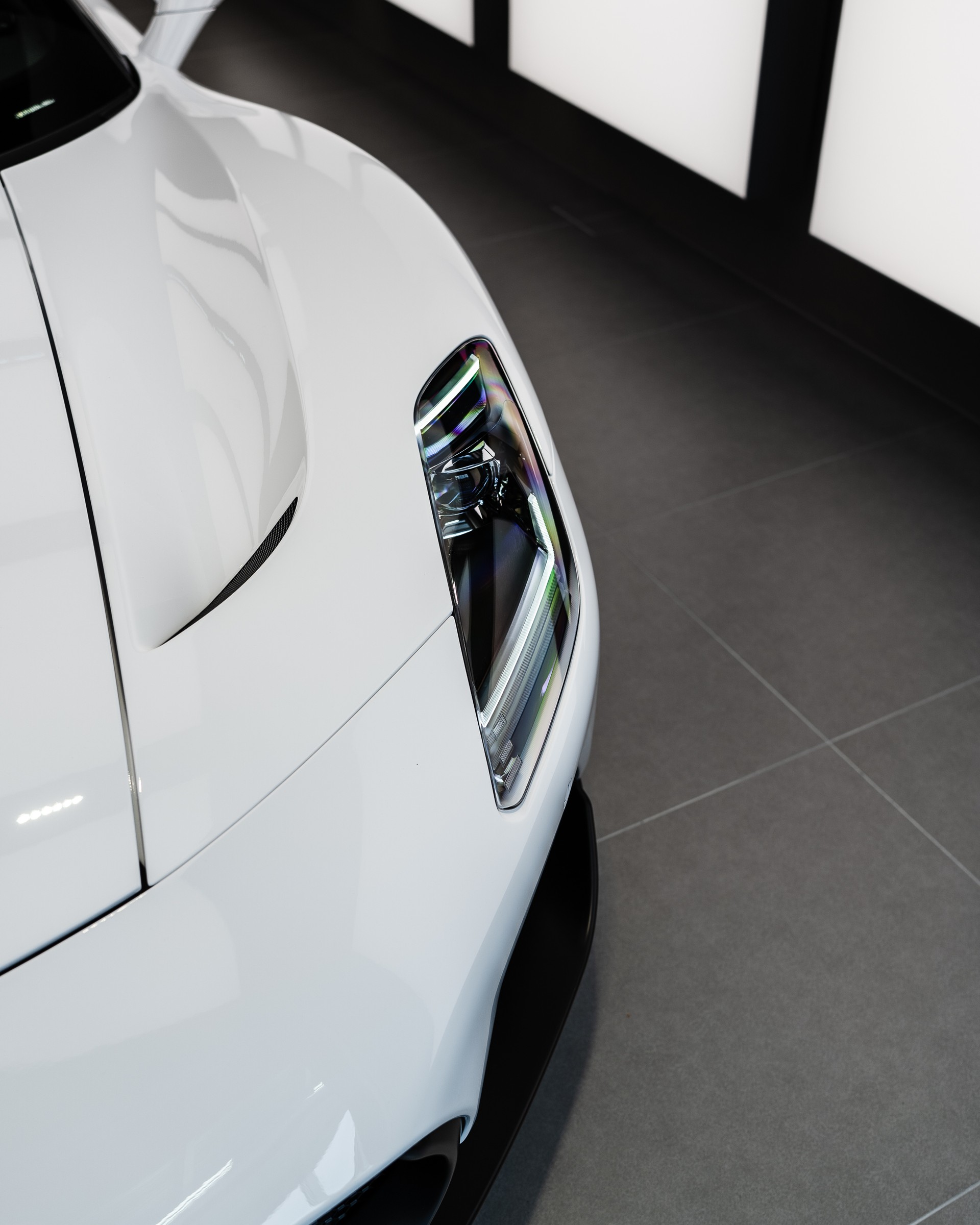 MASERATI MC20 - Bianco Pastello - FUORISERIE-image-2