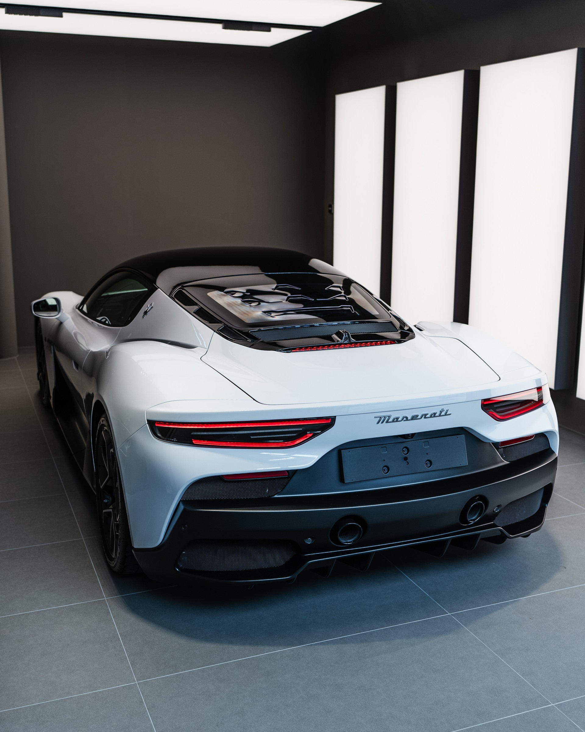 MASERATI MC20 - Bianco Pastello - FUORISERIE-image-5