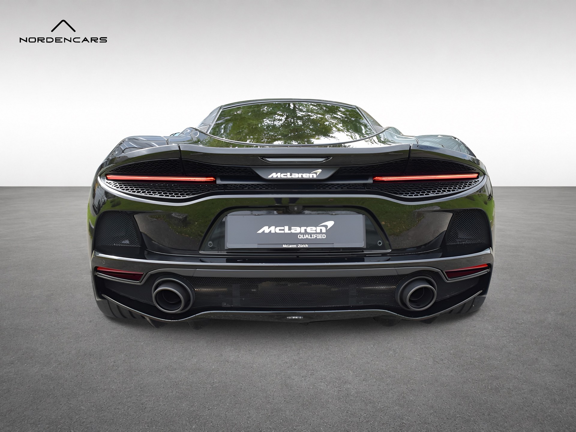 McLAREN GT-image-7
