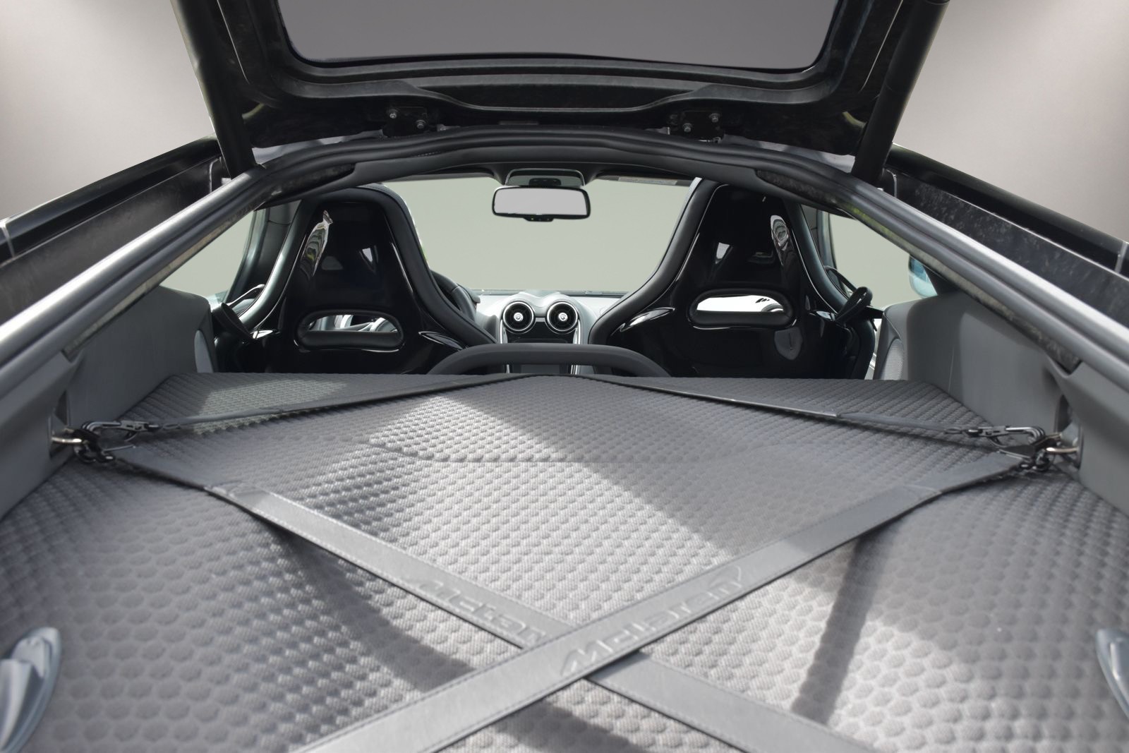 McLAREN GT-image-25
