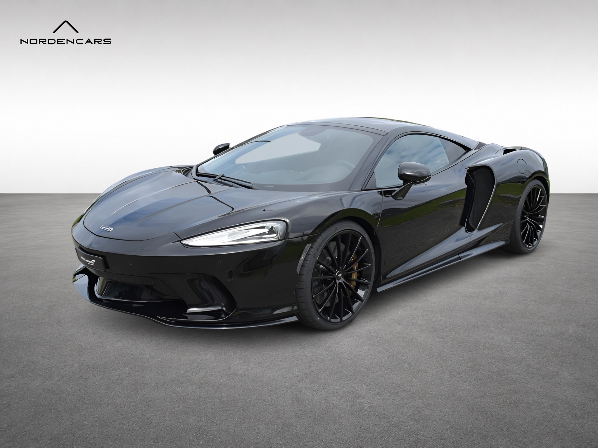 McLAREN GT-image-0
