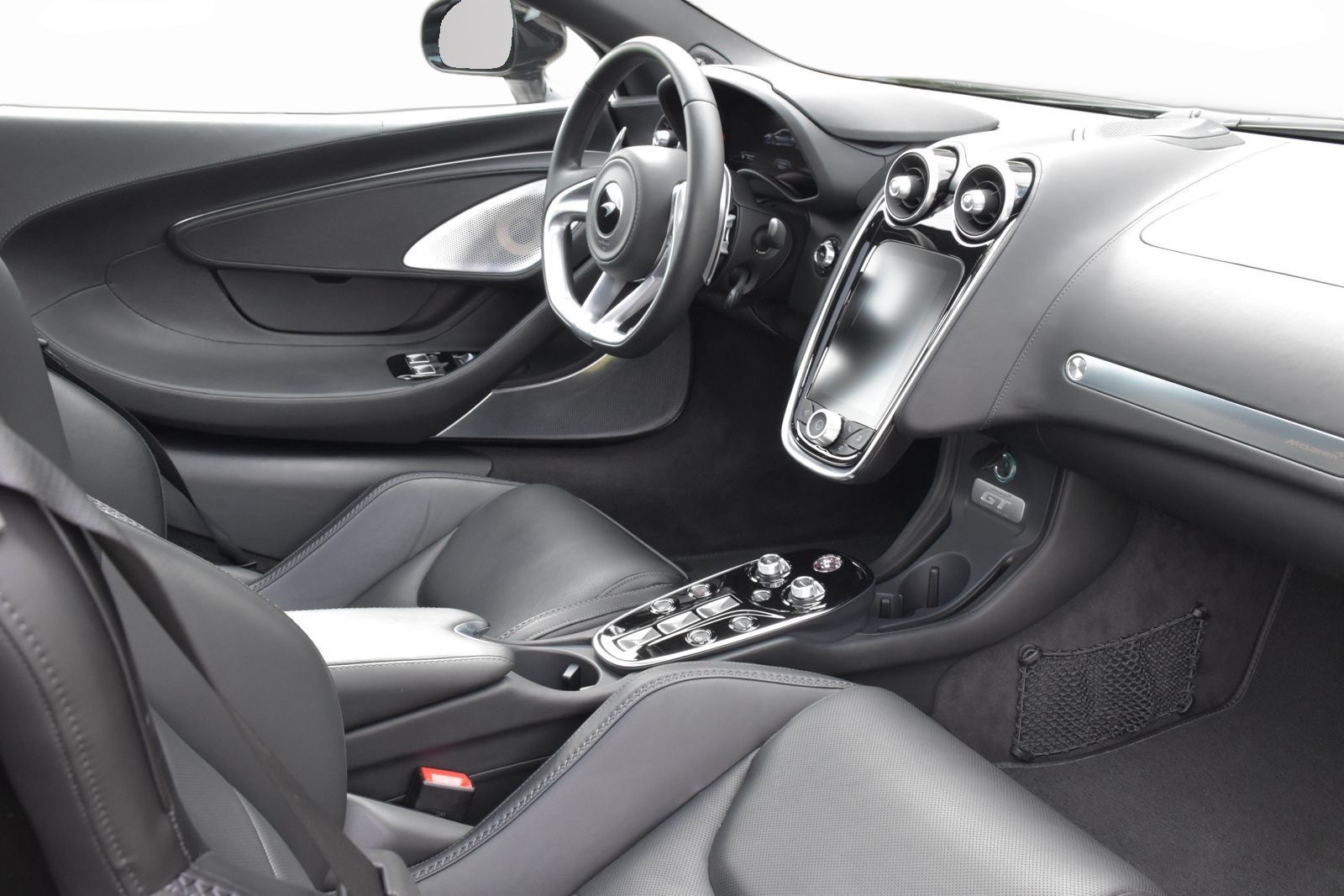 McLAREN GT-image-18