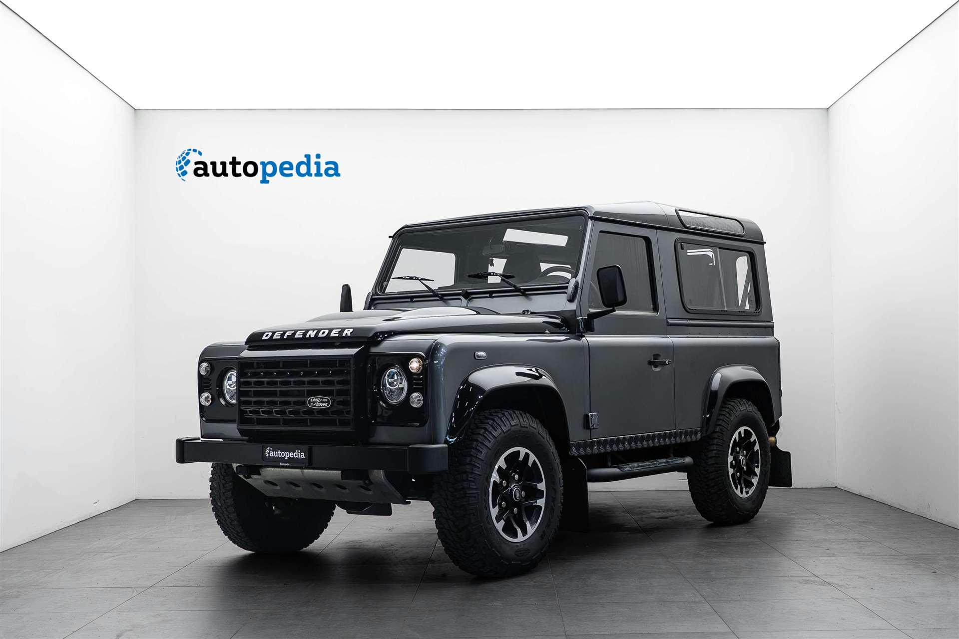 LAND ROVER Defender 90 2.2 TD4 Adventure Edition-image-0