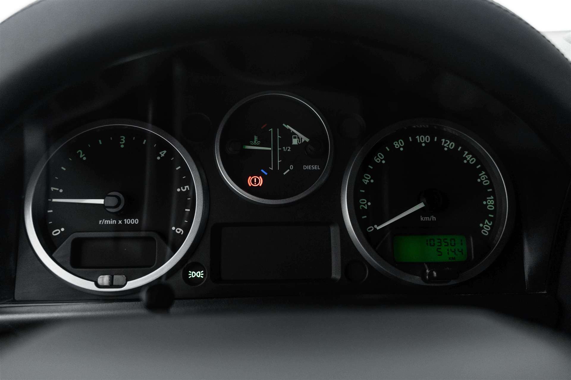 LAND ROVER Defender 90 2.2 TD4 Adventure Edition-image-14