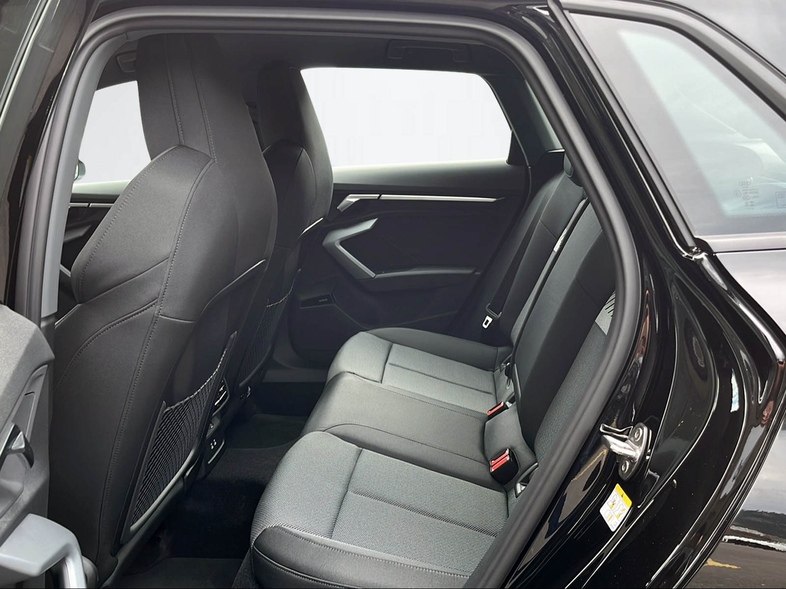 AUDI A3 SB TFSI 110 kW S tronic 1500ccm 150PS/110kW 4 Zylinder TFSI ACT Benzin / mHEV-image-8