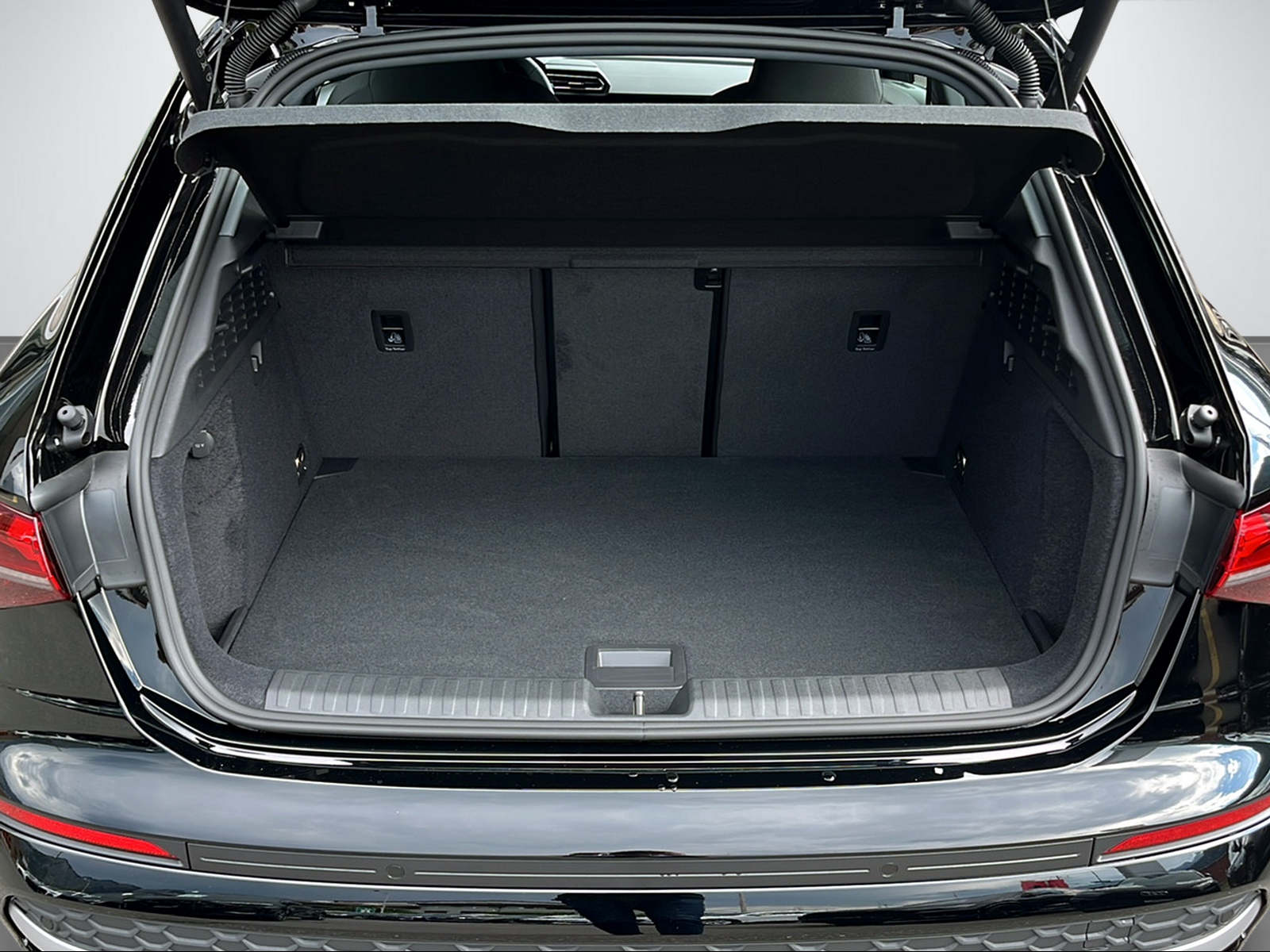 AUDI A3 SB TFSI 110 kW S tronic 1500ccm 150PS/110kW 4 Zylinder TFSI ACT Benzin / mHEV-image-6