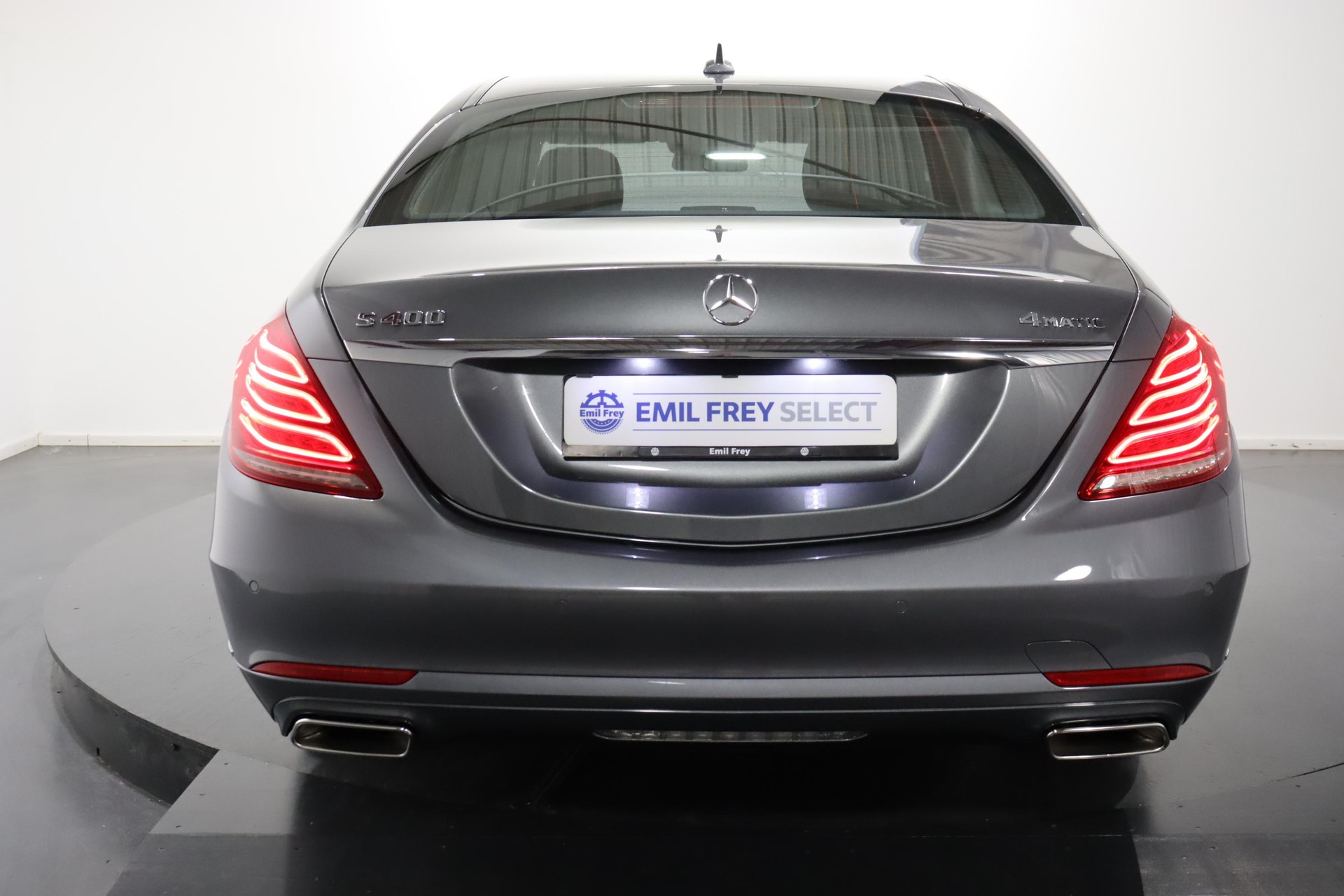 MERCEDES-BENZ S 400 4matic-showroom-element-2