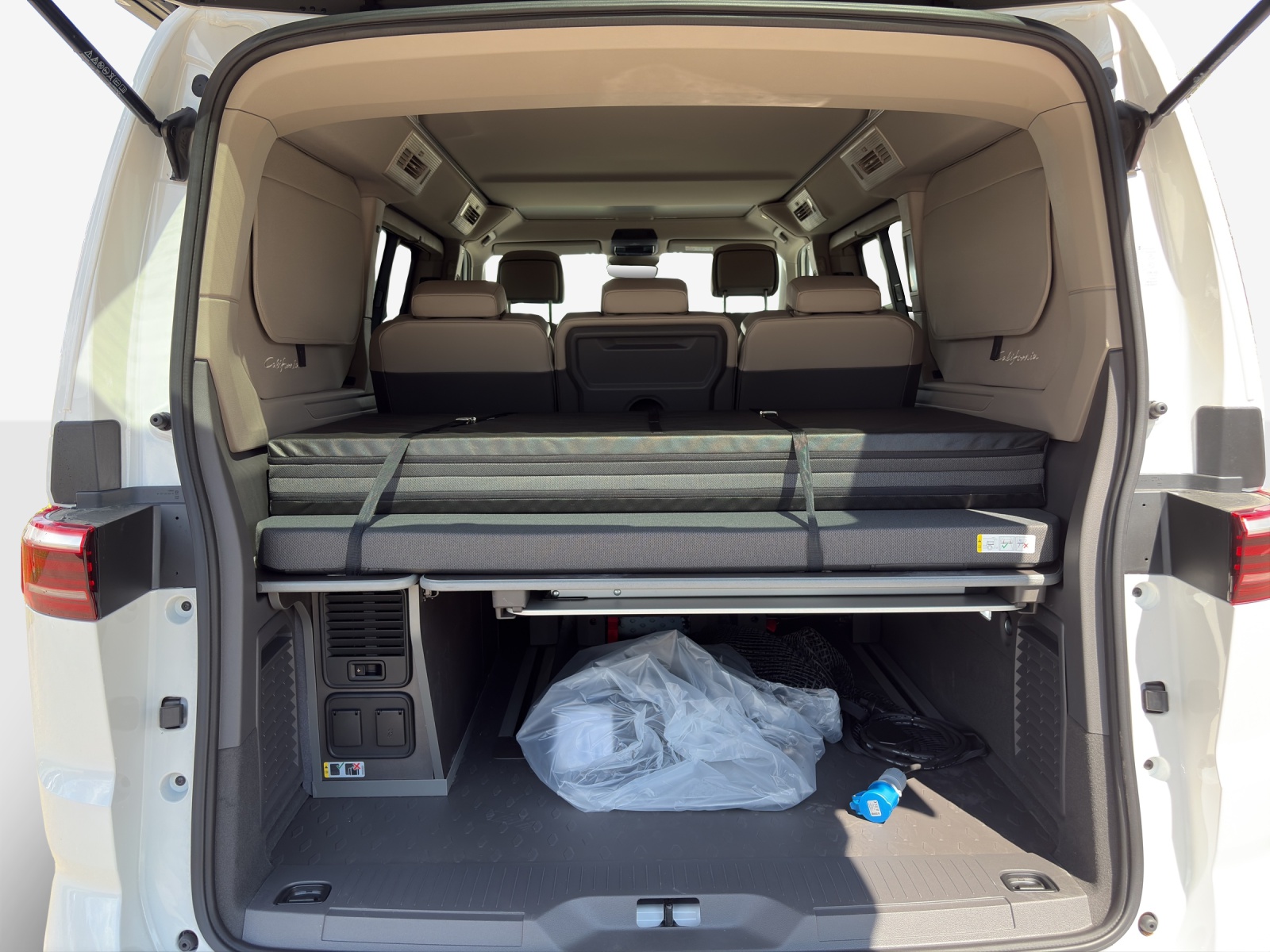 VW California Beach Tour Liberty 150PS DSG-image-12