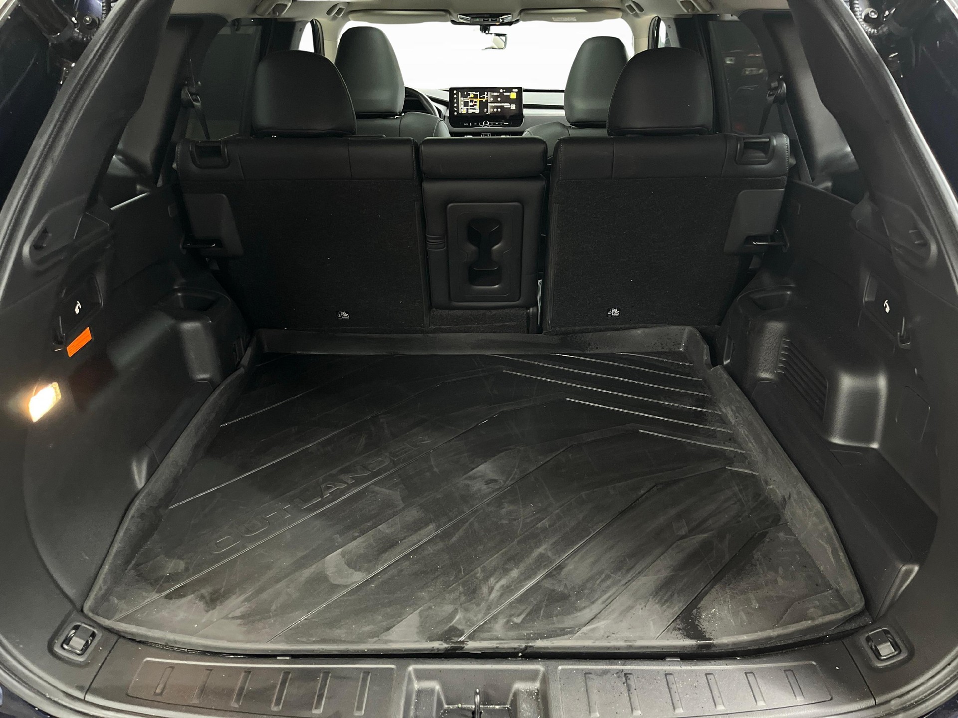 MITSUBISHI Outlander 2.4 PHEV Instyle 4x4-image-11
