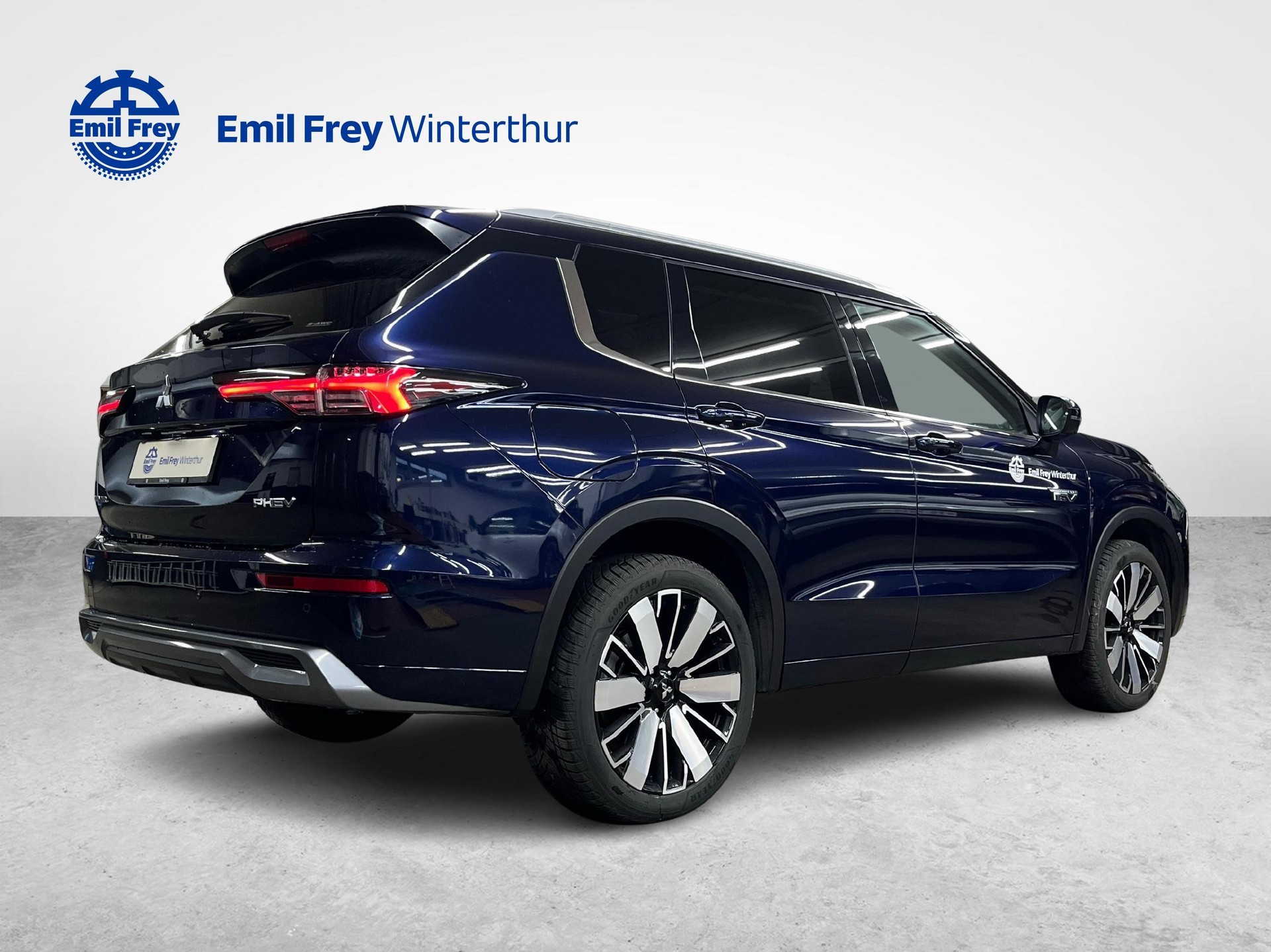 MITSUBISHI Outlander 2.4 PHEV Instyle 4x4-image-4