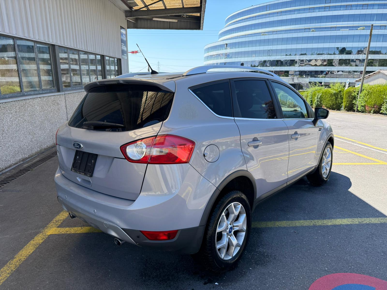 FORD Kuga 2.0 TDCi Titanium 4WD PowerShift-image-3