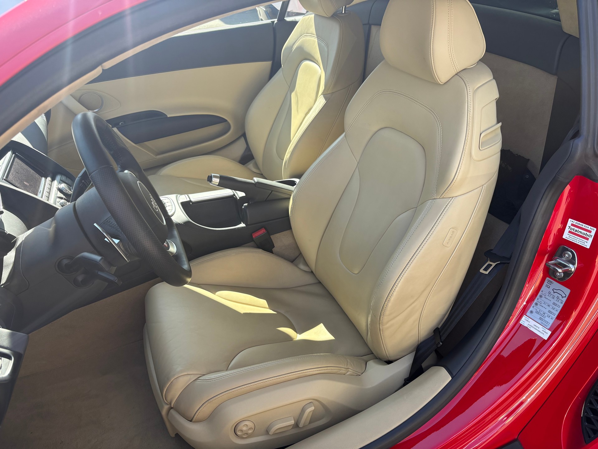 AUDI R8 Coupé 5.2 S-Tronic-image-7