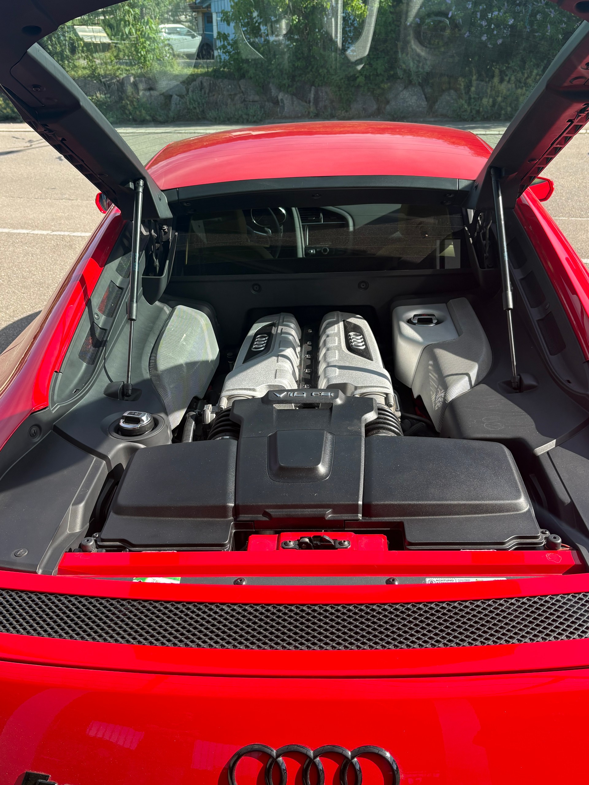 AUDI R8 Coupé 5.2 S-Tronic-image-3