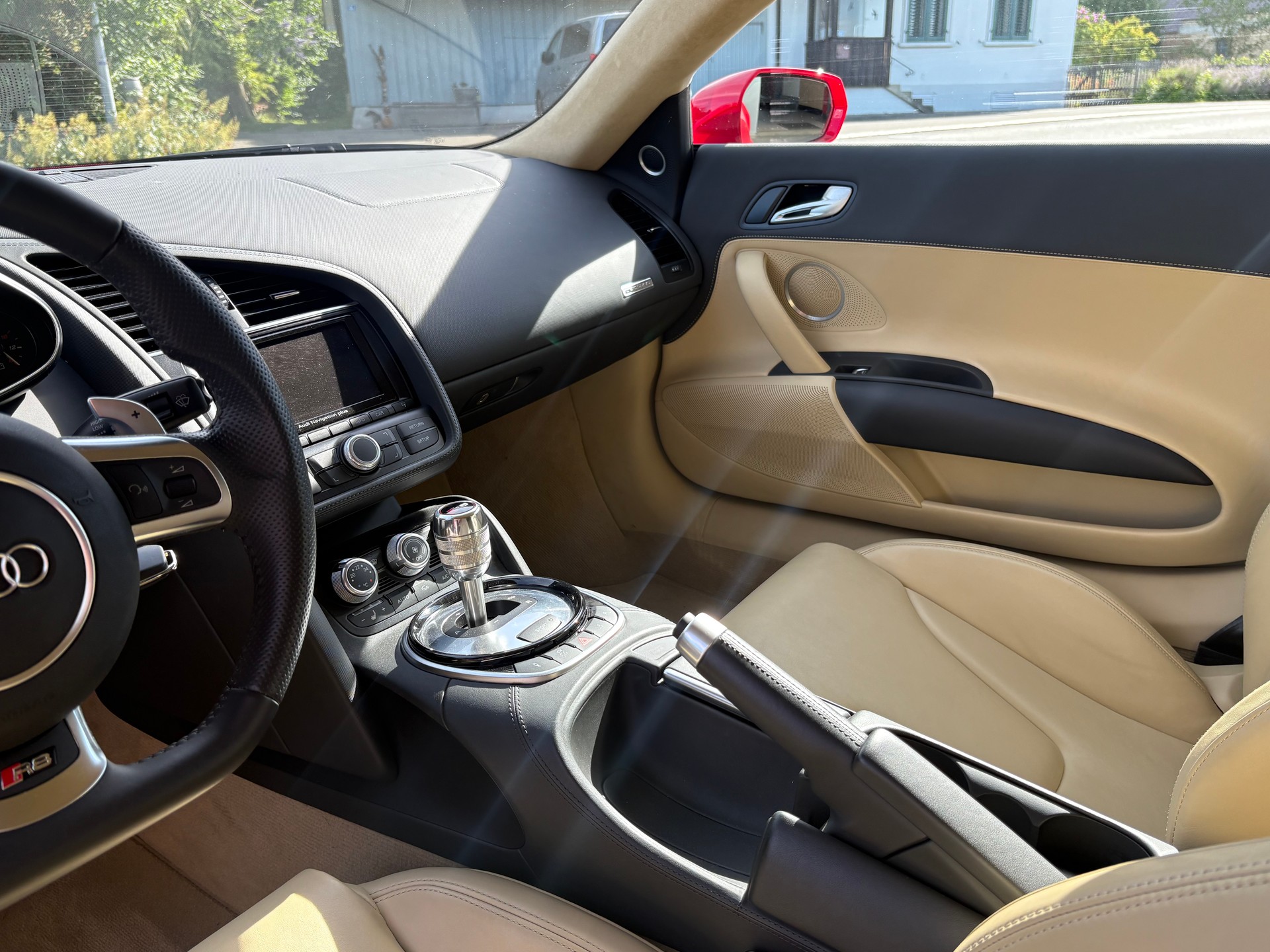 AUDI R8 Coupé 5.2 S-Tronic-image-6