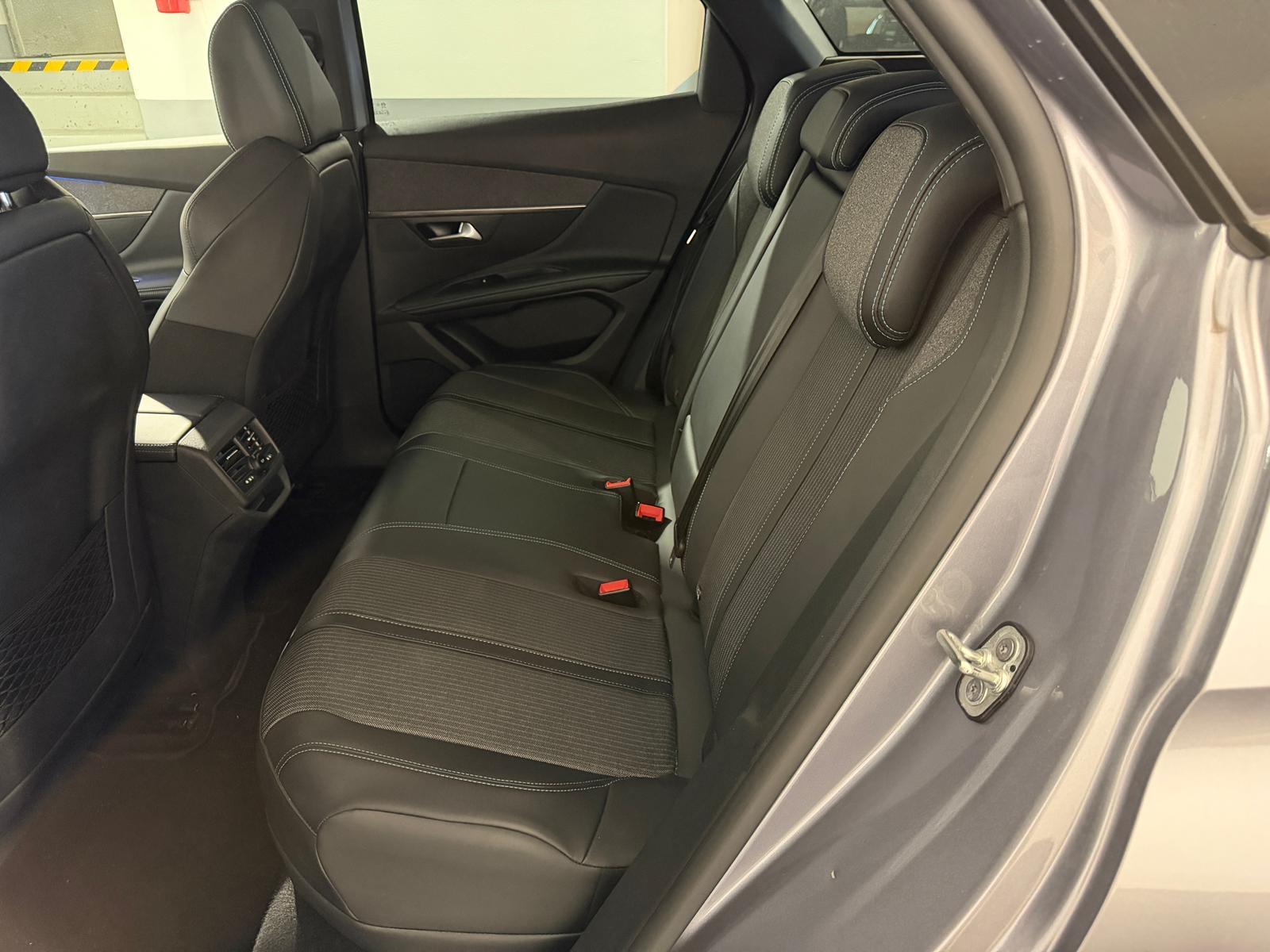 PEUGEOT 3008 1.6 Plug-in Hybrid Allure Pack-showroom-element-3