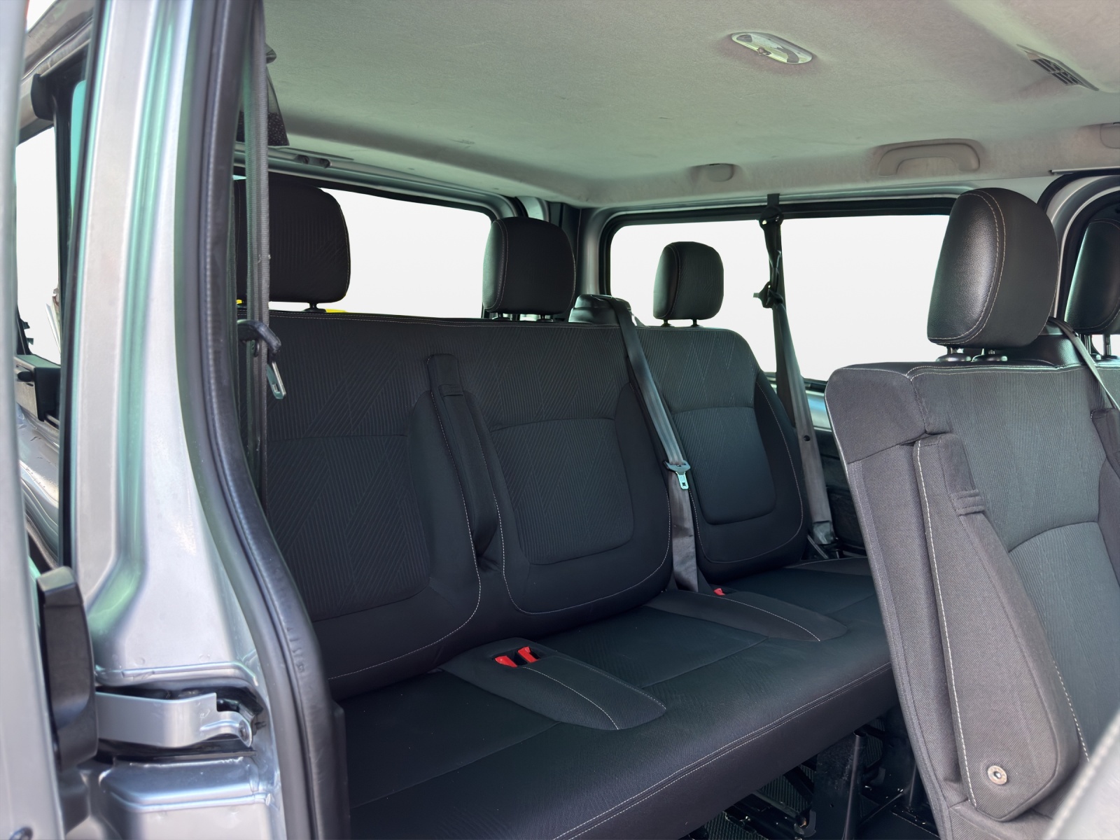 NISSAN NV300 dCi 170 2.9 L2H1 Premium 9Pl. DCT-image-18