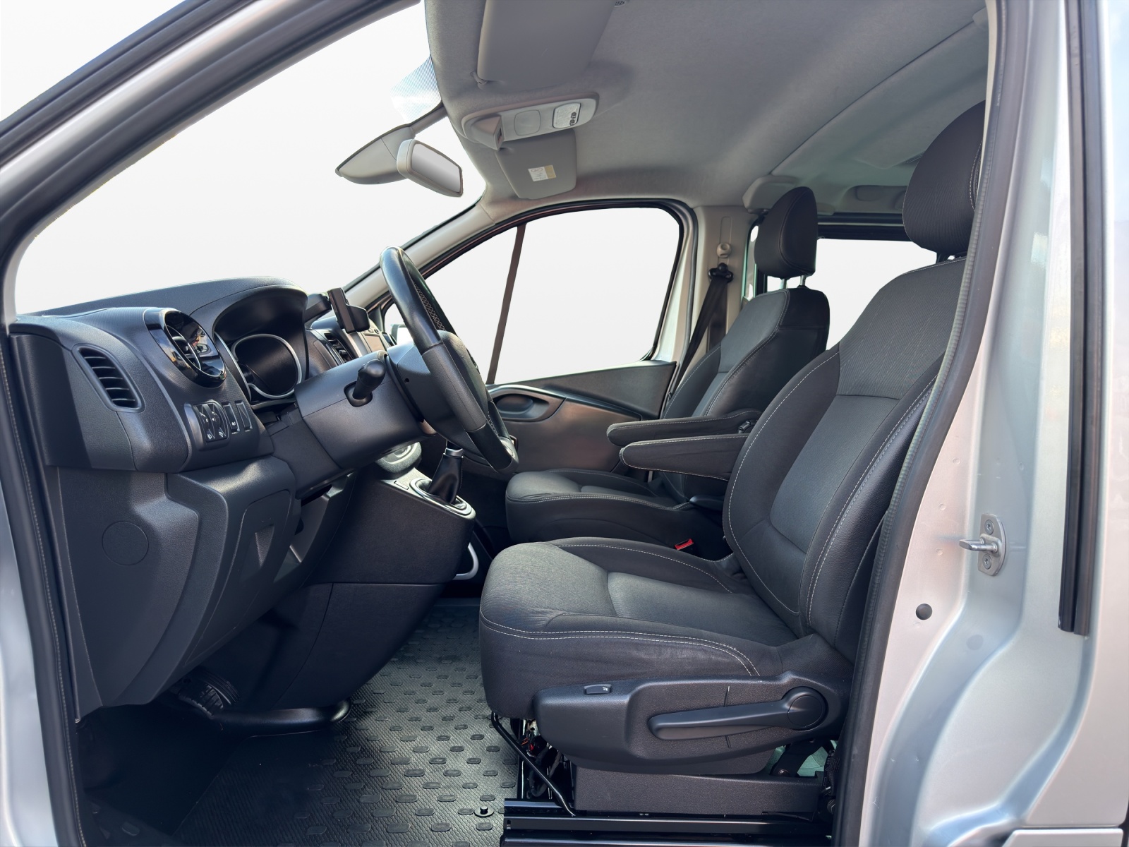 NISSAN NV300 dCi 170 2.9 L2H1 Premium 9Pl. DCT-image-8