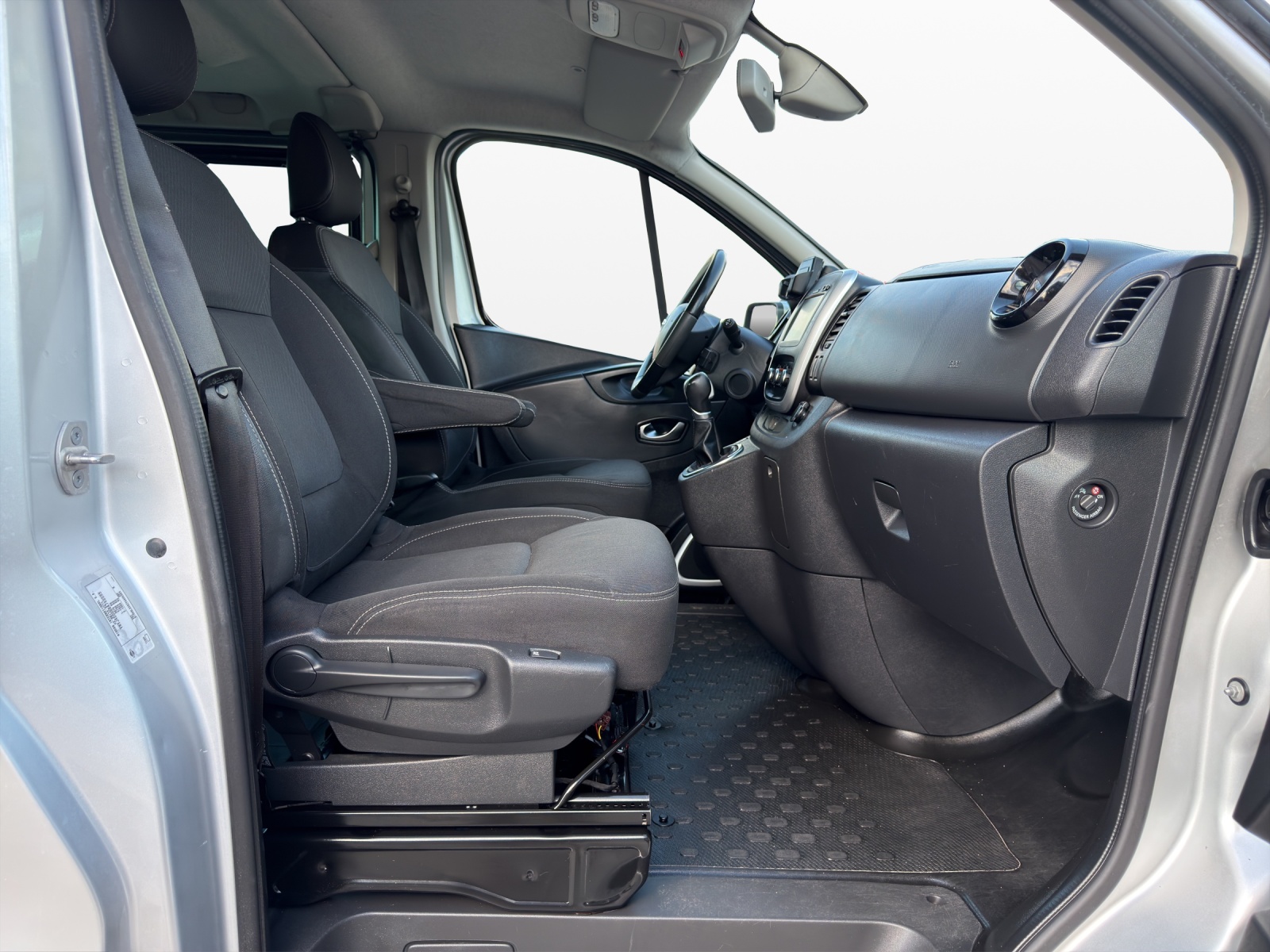 NISSAN NV300 dCi 170 2.9 L2H1 Premium 9Pl. DCT-image-14
