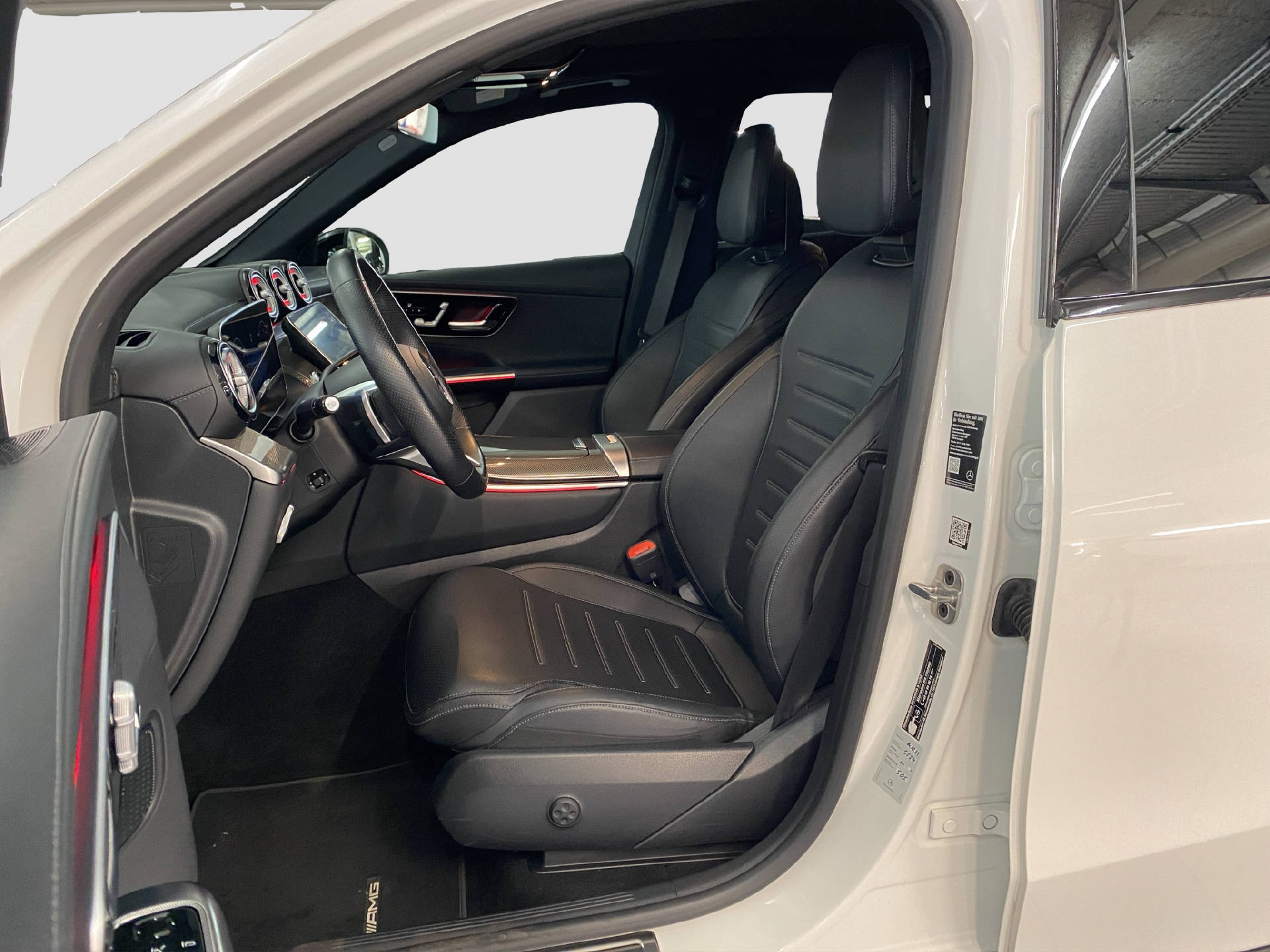 MERCEDES-BENZ GLC 200 AMG Line 4MATIC-image-6