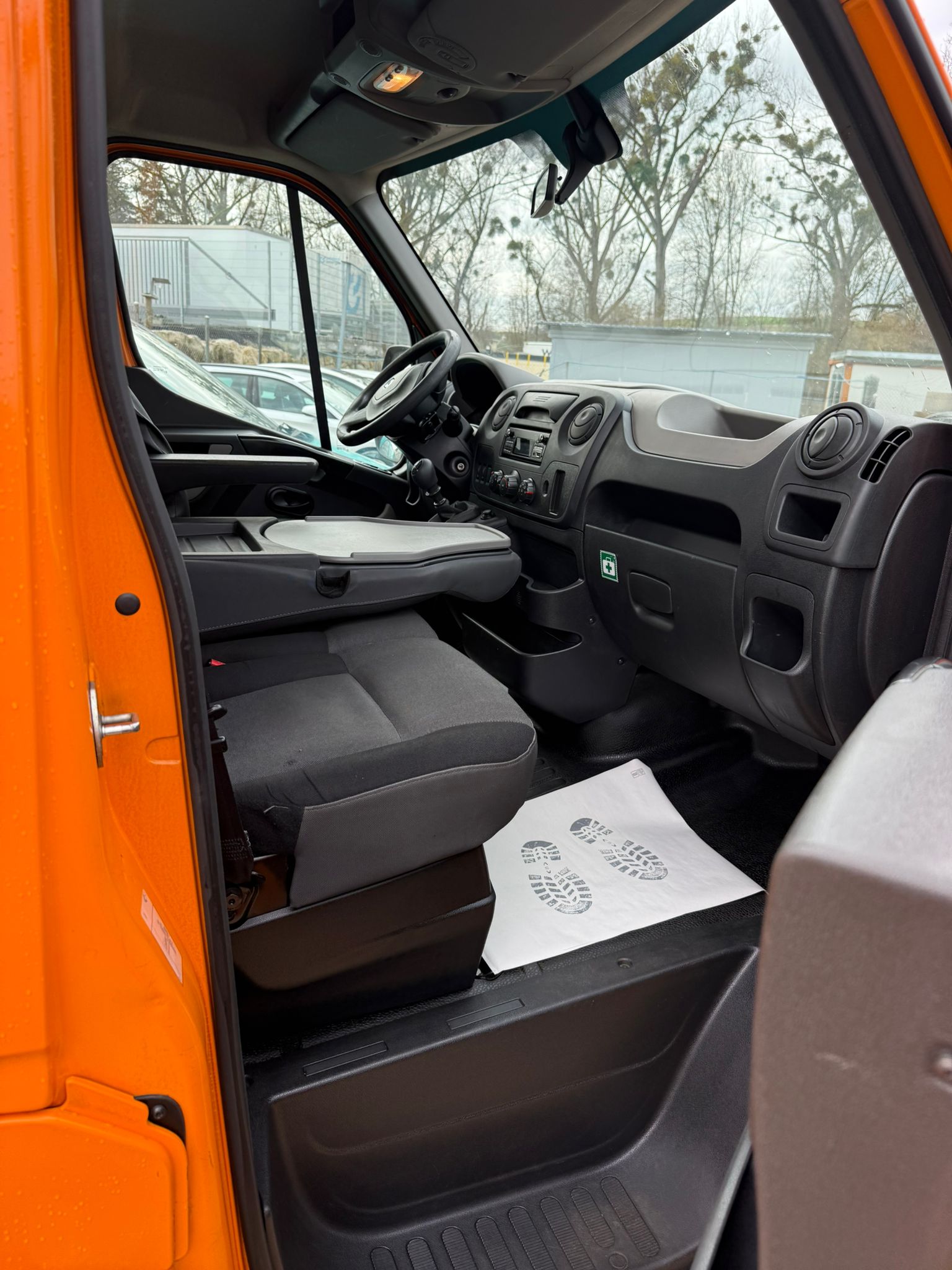RENAULT Master T35 ENERGY 2.3dCi 135 L2H2-image-8
