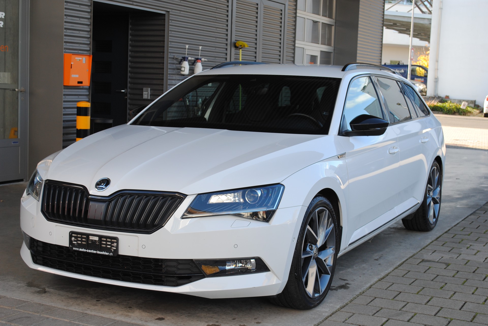SKODA Superb Combi 2.0 TDi SportLine+ 4x4 DSG-image-0