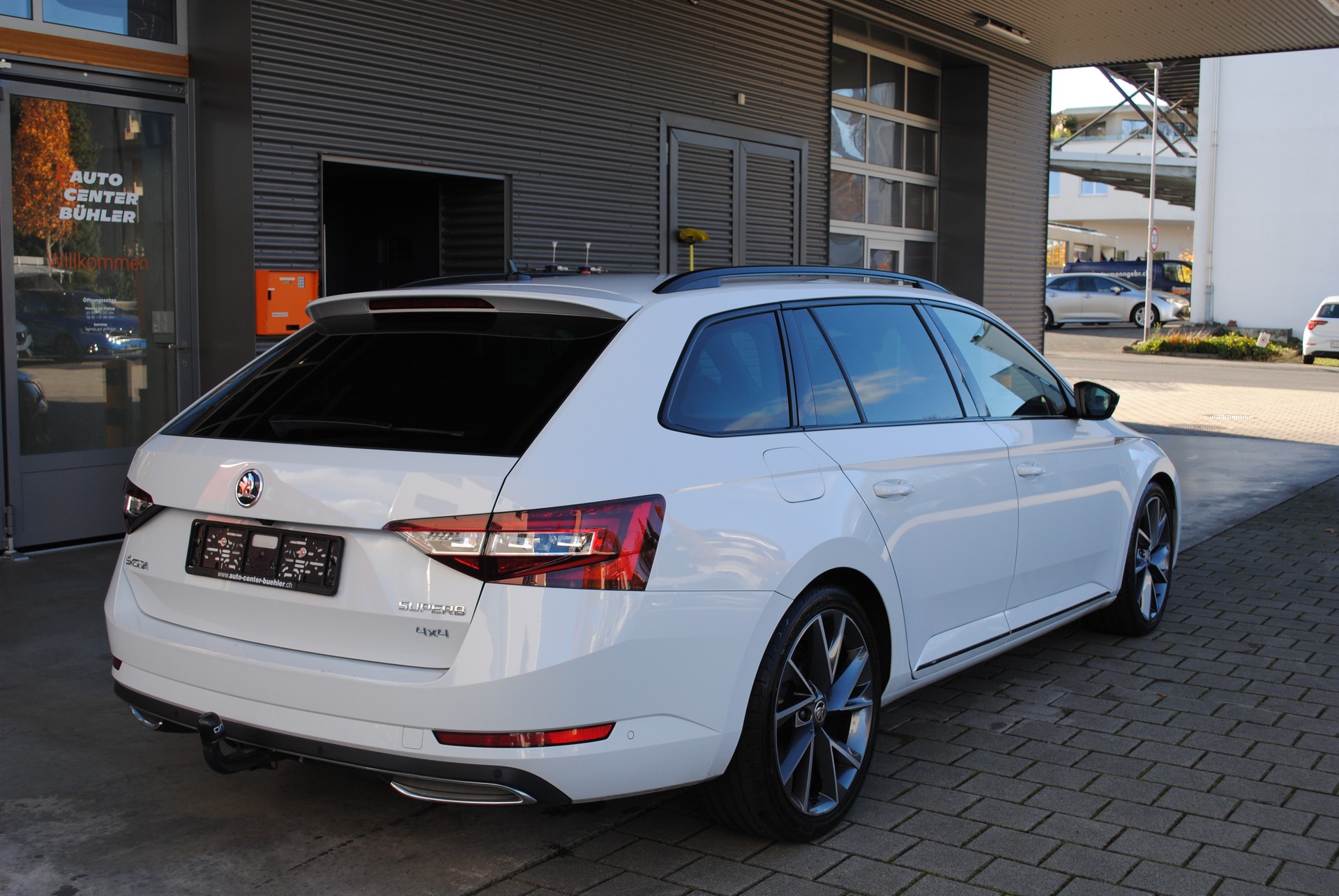 SKODA Superb Combi 2.0 TDi SportLine+ 4x4 DSG-image-5