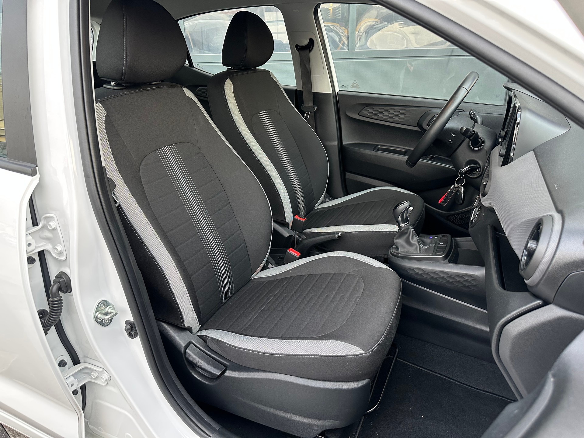 HYUNDAI i10 1.0 Origo Automat-image-13
